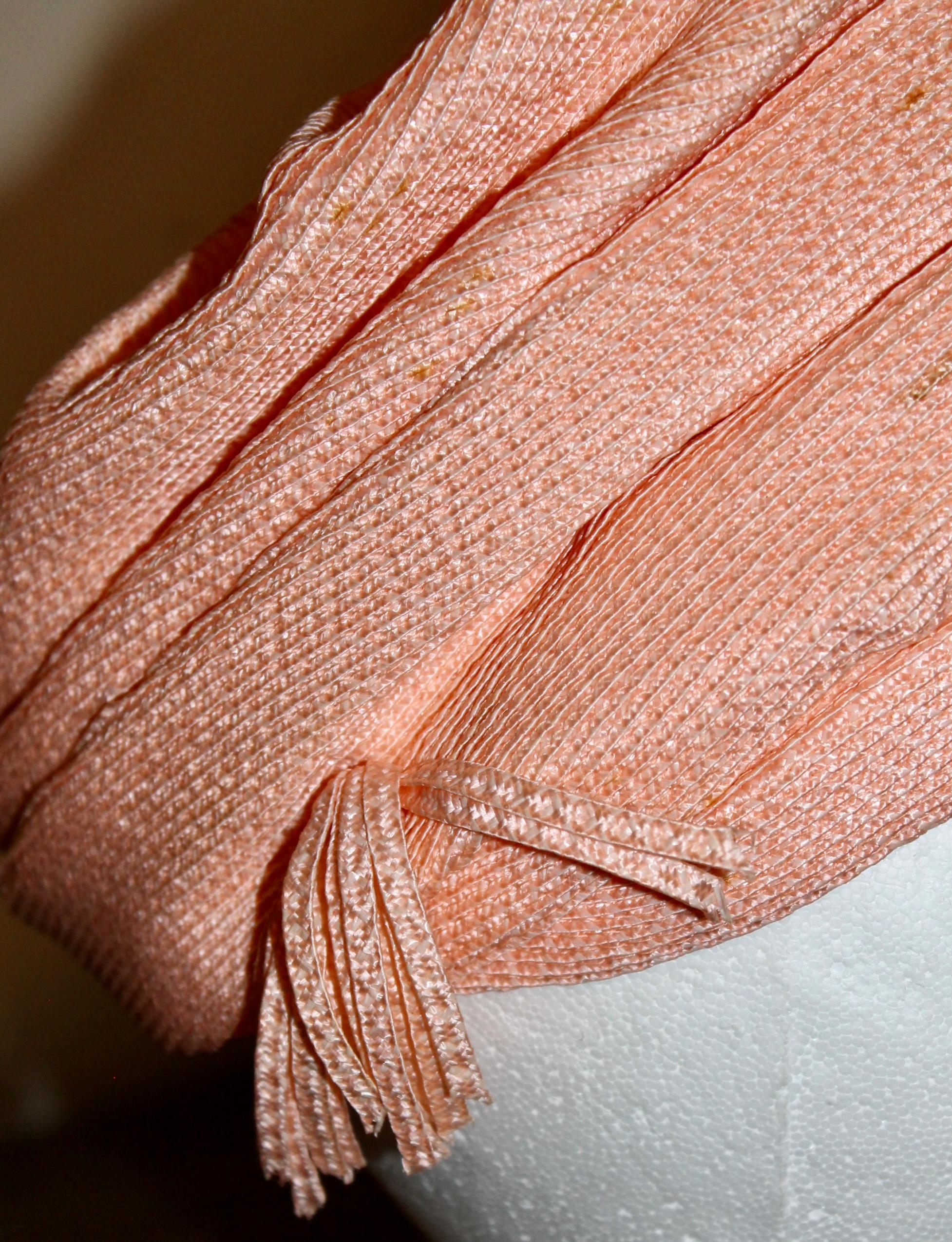 Donna Cappello a turbante strutturato rosa anni '50 Schiaparelli in vendita