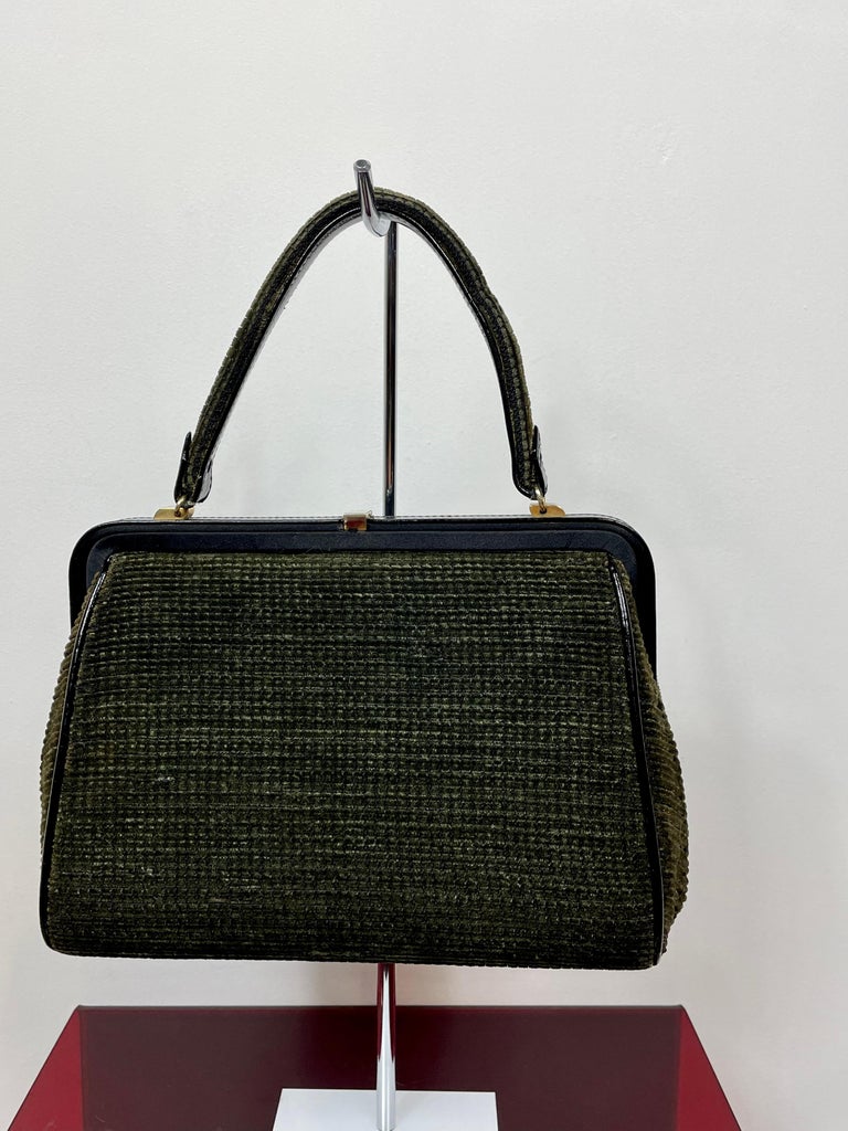 Schiaparelli 60s hand bag For Sale 1