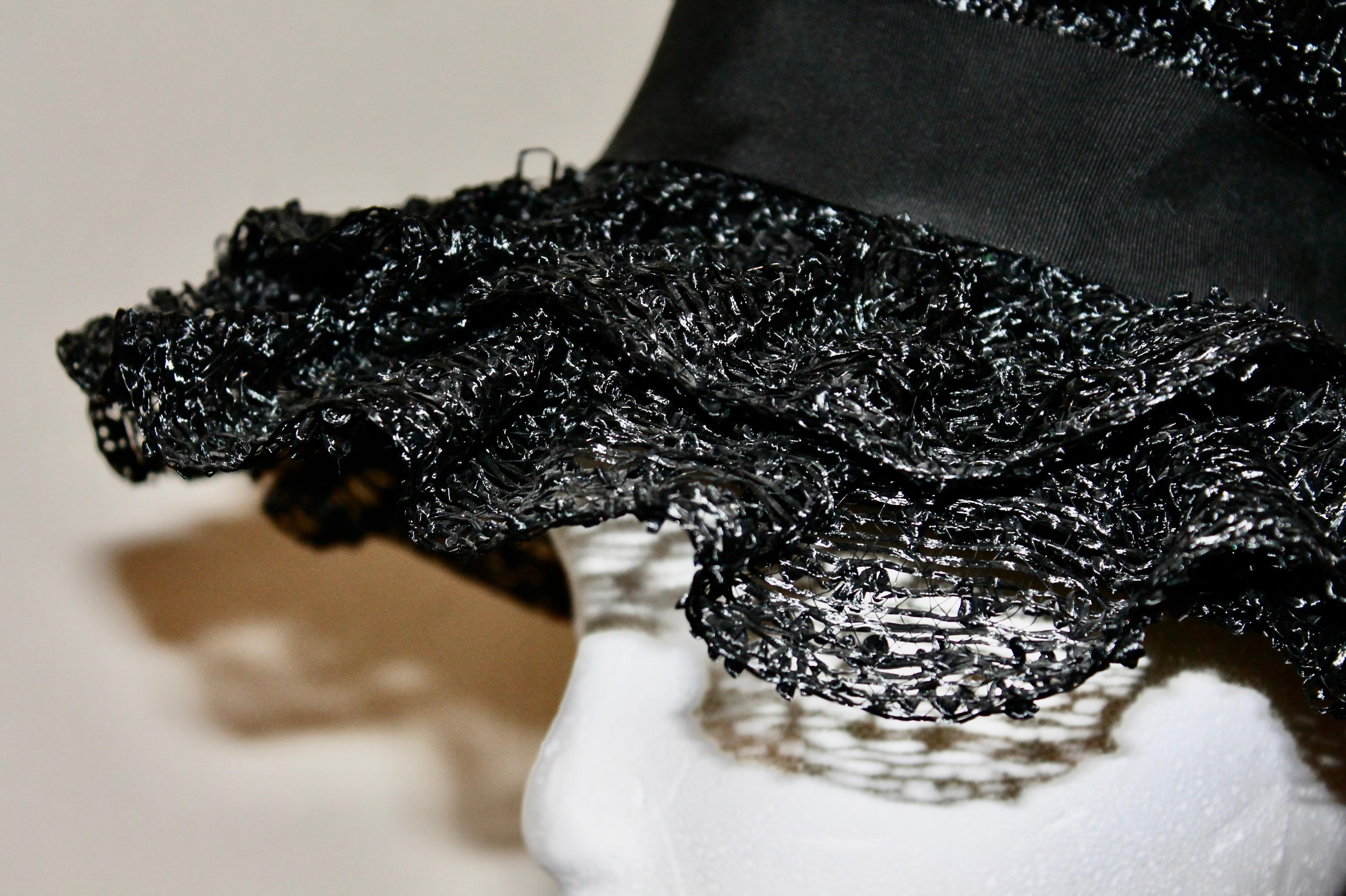 Schiaparelli Cappello Fedora Floppy in rafia nera con fiocco in vendita 2