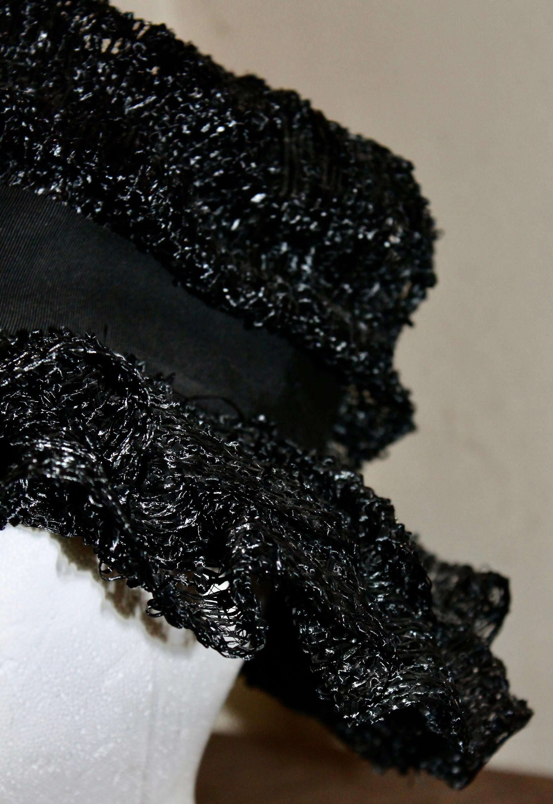 Schiaparelli Cappello Fedora Floppy in rafia nera con fiocco in vendita 3
