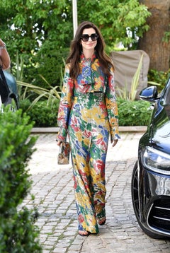 Schiaparelli, traje de lentejuelas bordadas con estampado floral surrealista, S/S 2022