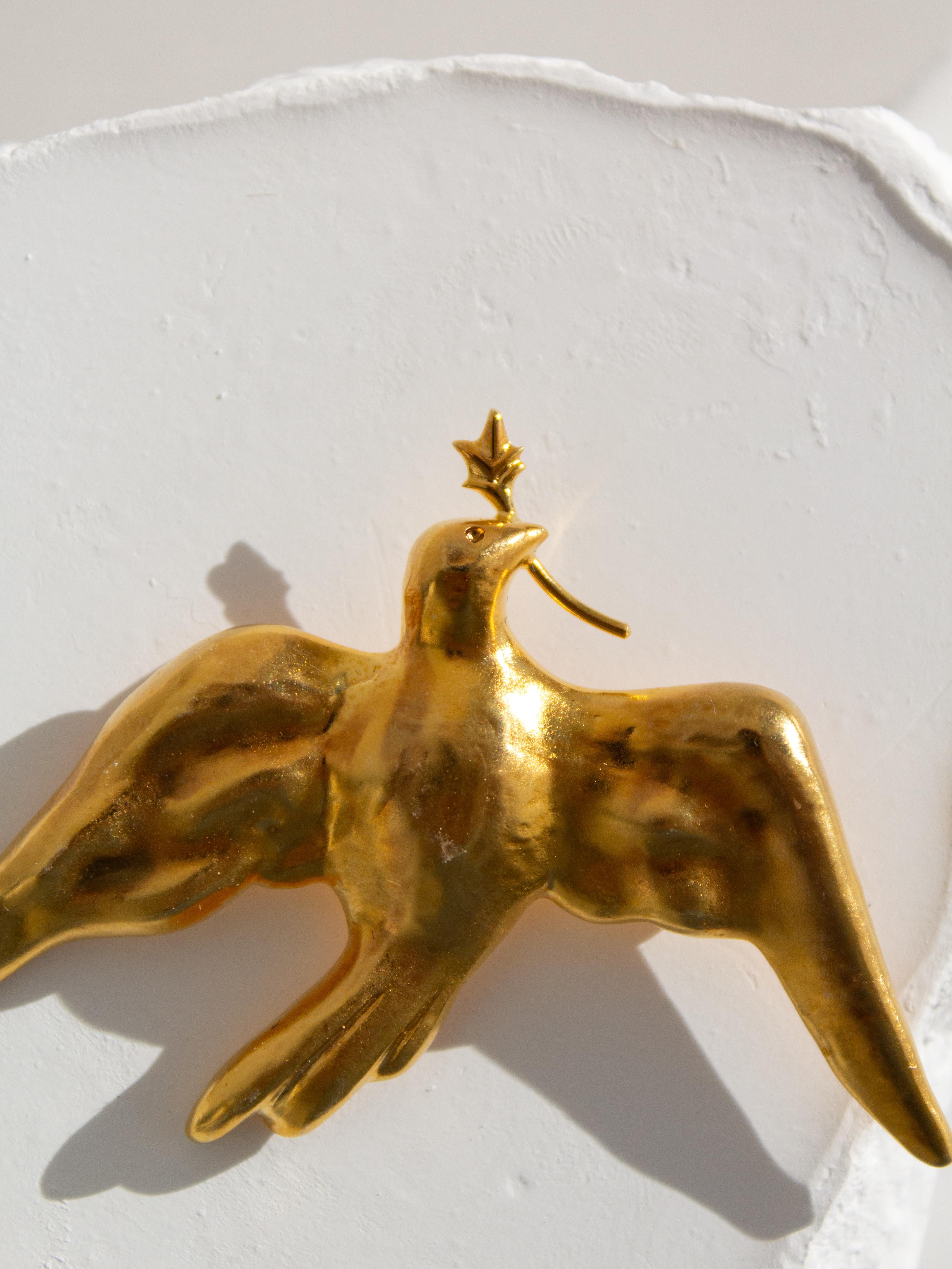 Schiaparelli Gold Dove Lady Gaga Brooch 1