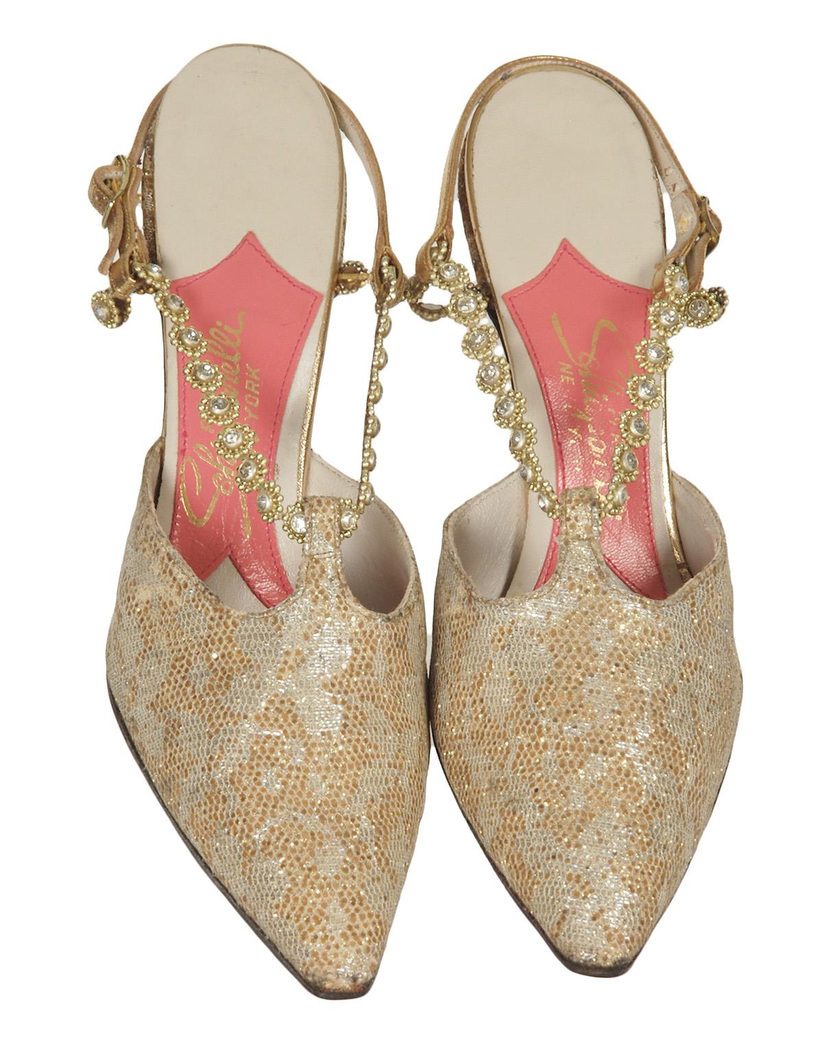 Marron Schiaparelli Gold Lace Jewellled T-Strap Kitten Heel Pumps, New in Box -6AA, 1960s en vente