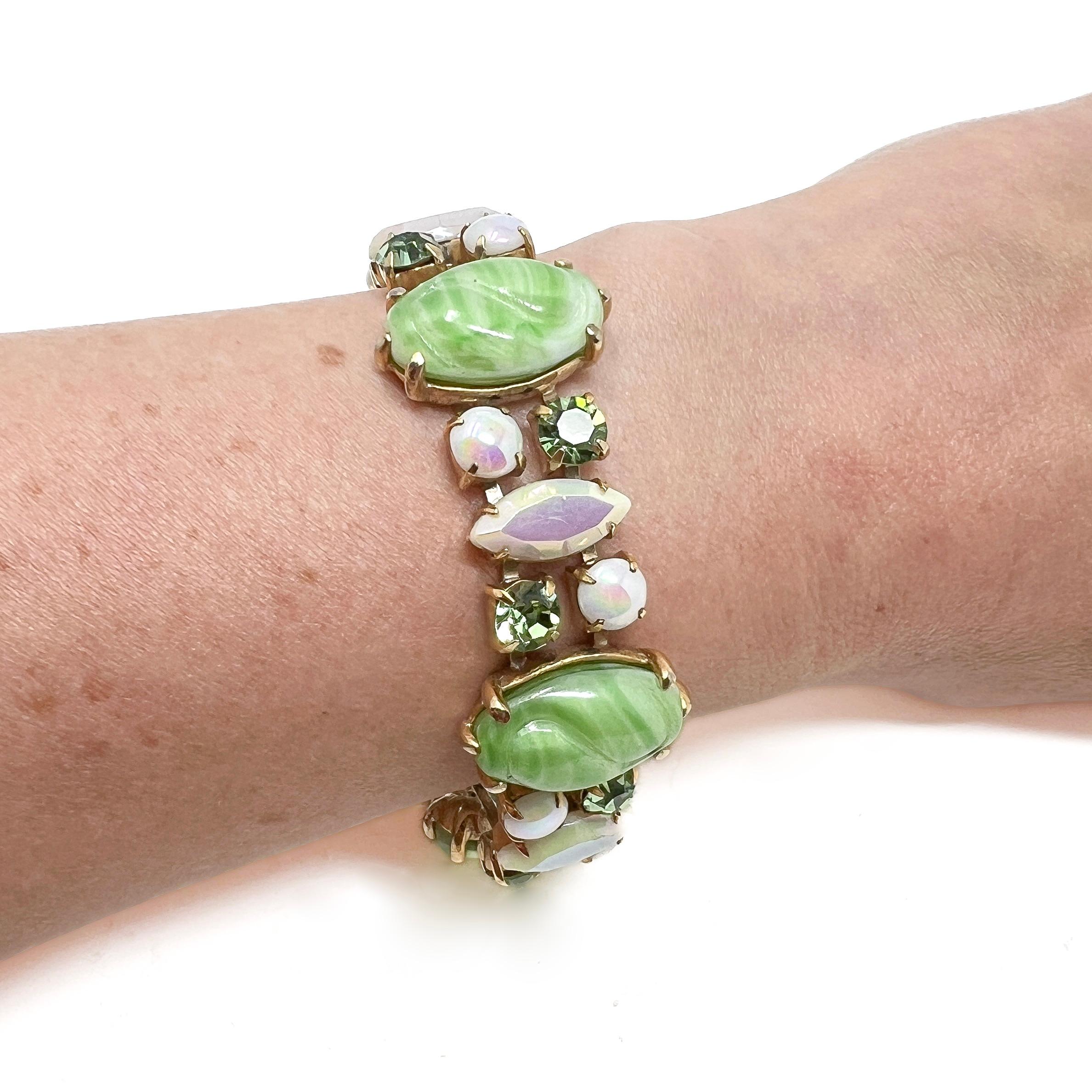 Schiaparelli Late 1950er Jahre Vintage-Armband aus Strass und grünem Glas mit Strass im Angebot 6