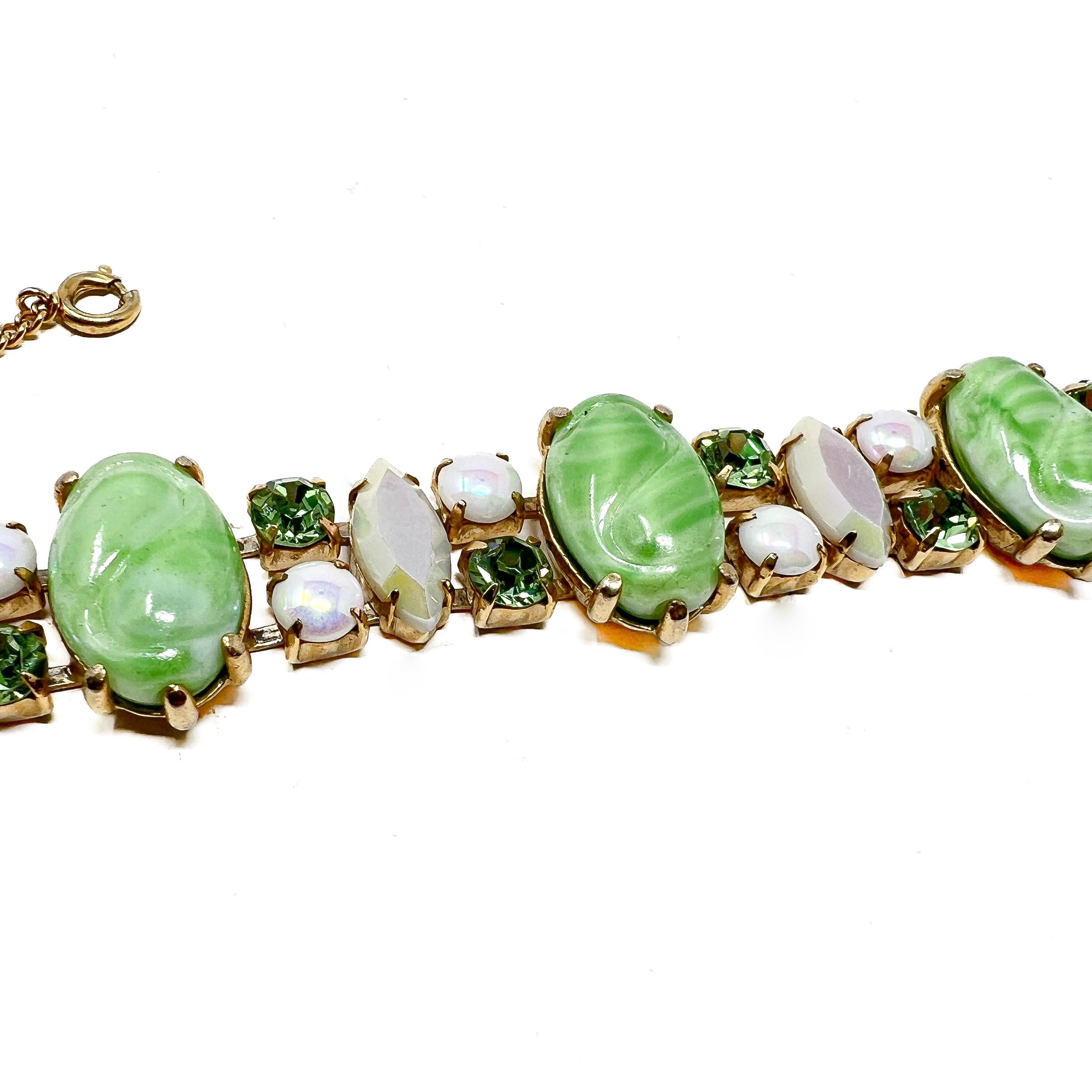 Schiaparelli Late 1950er Jahre Vintage-Armband aus Strass und grünem Glas mit Strass im Angebot 2