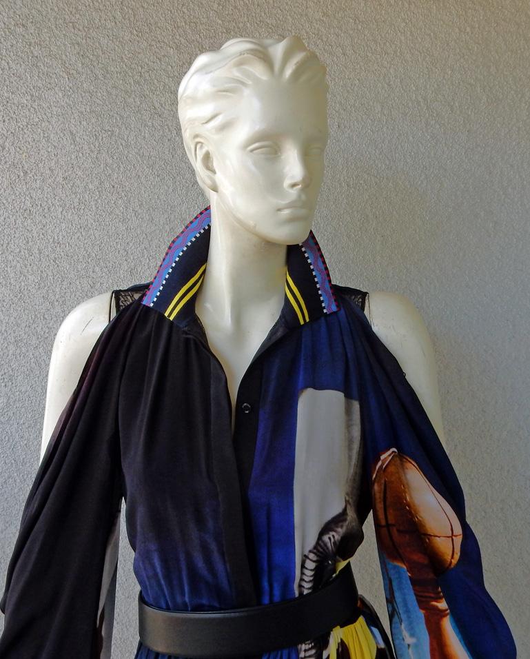 Noir Schiaparelli Man Ray - Robe à ourlet mouchoir à épaules froides  Art à porter en vente