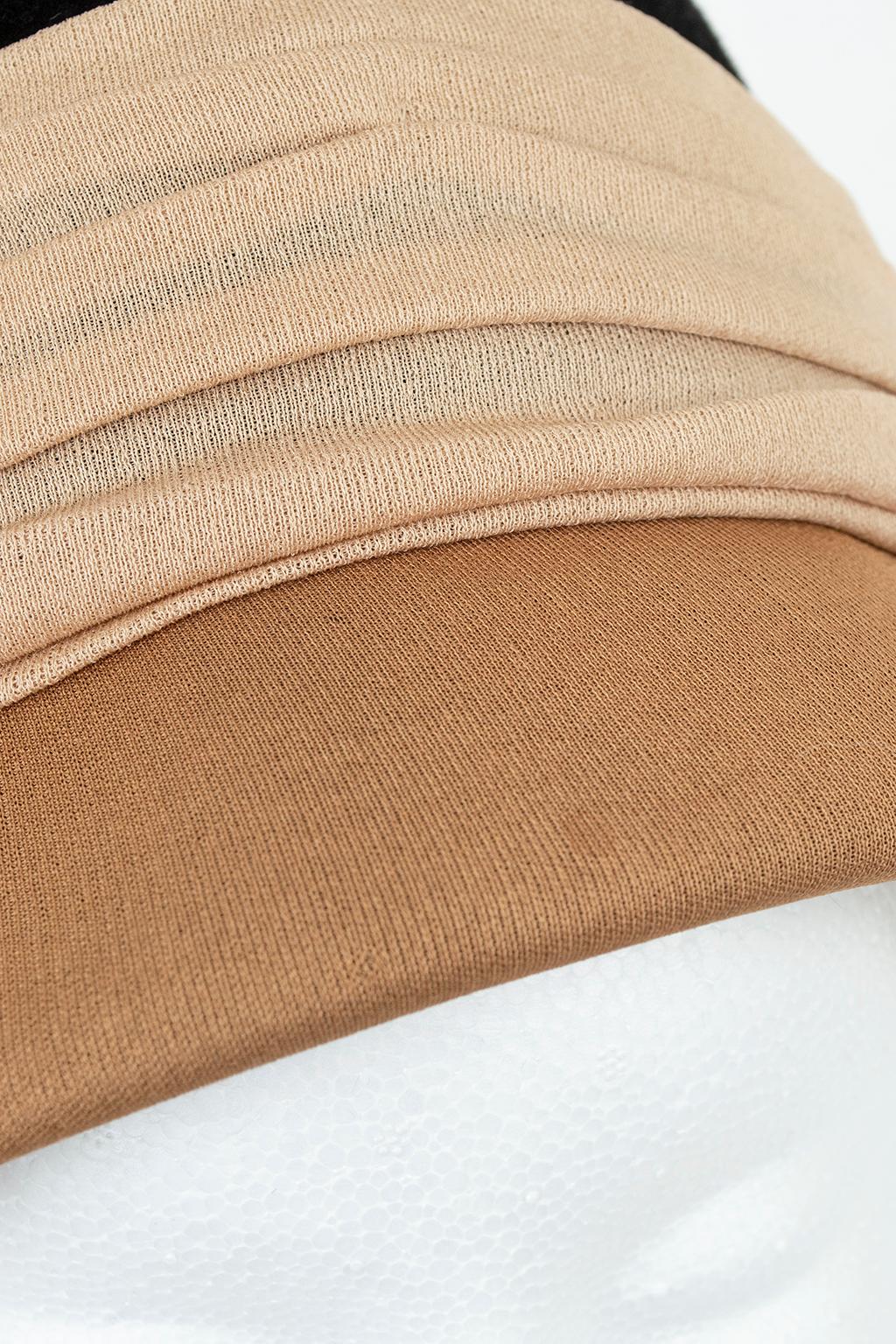 Schiaparelli Nude Neutrals Tri-Color Samt und Seidenjersey Cloche Hut-S-M, 1965 im Angebot 8