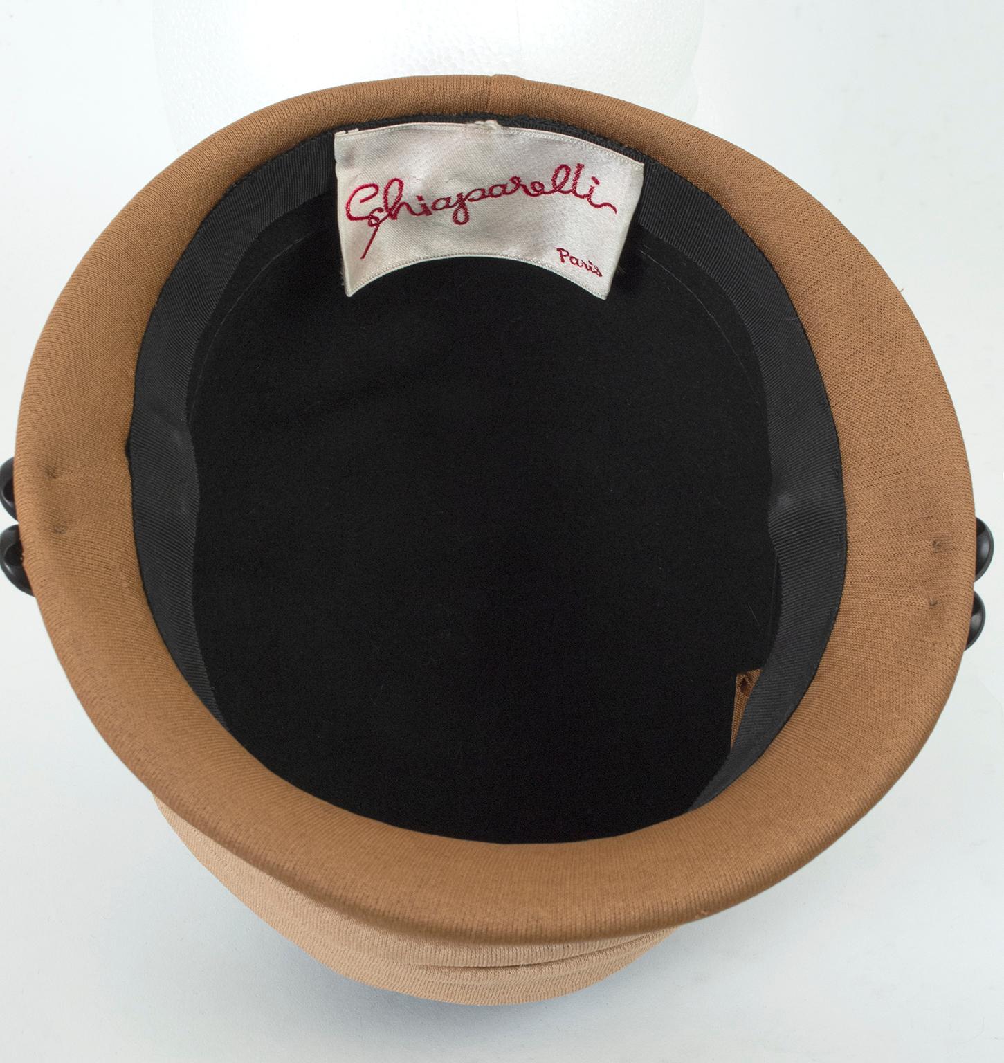 Schiaparelli Chapeau cloche en jersey de velours et de soie tricolore Nude Neutrals-S-M, 1965 en vente 4