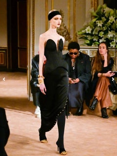 Corsetto / Bustier nero raro di Schiaparelli. Un design iconico, indossato da Miechelle Willam.