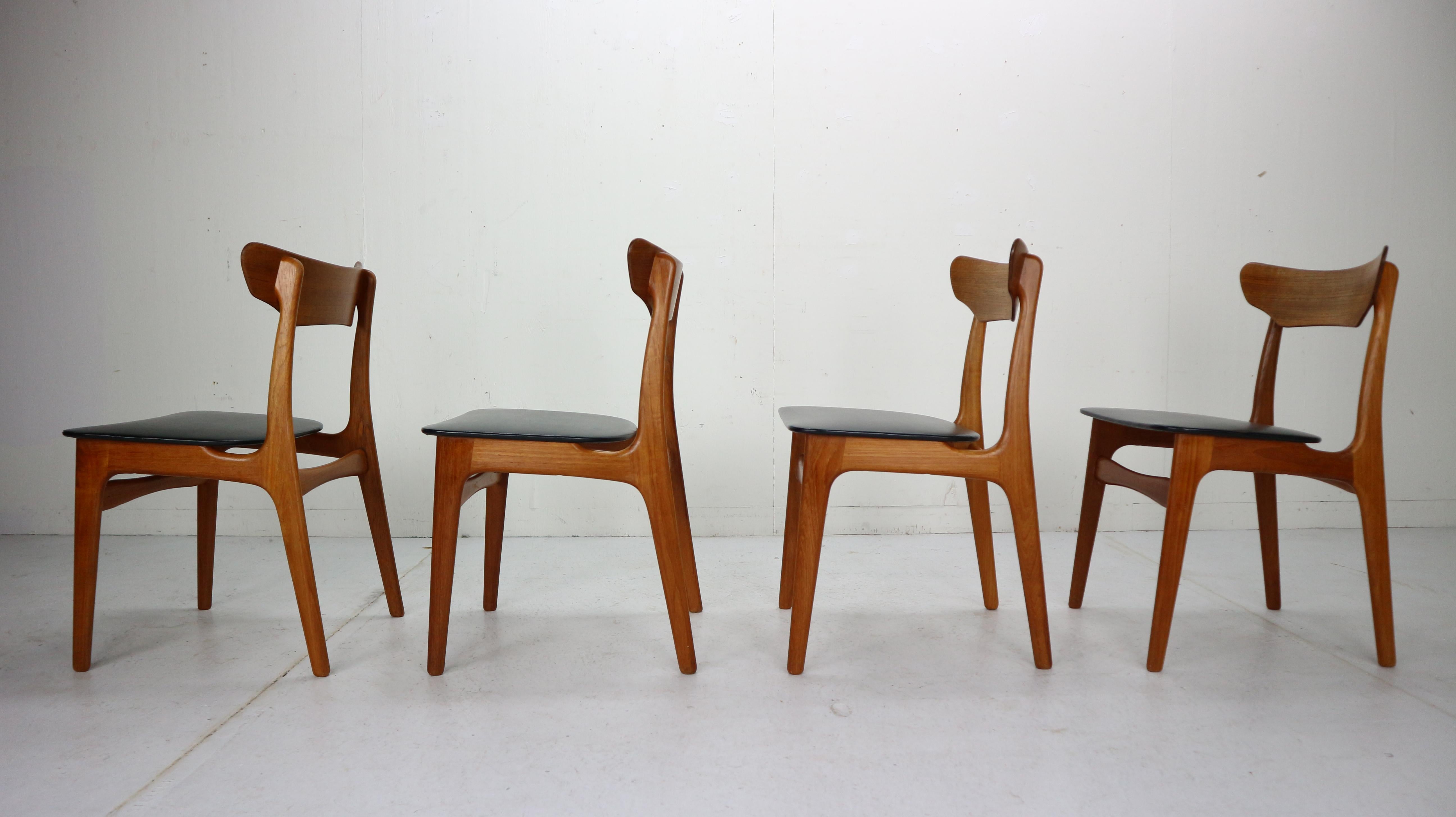 Schiønning & Elgaard for Randers Møbelfabrik Set of 4 Teak Dining Room Chairs In Good Condition In The Hague, NL