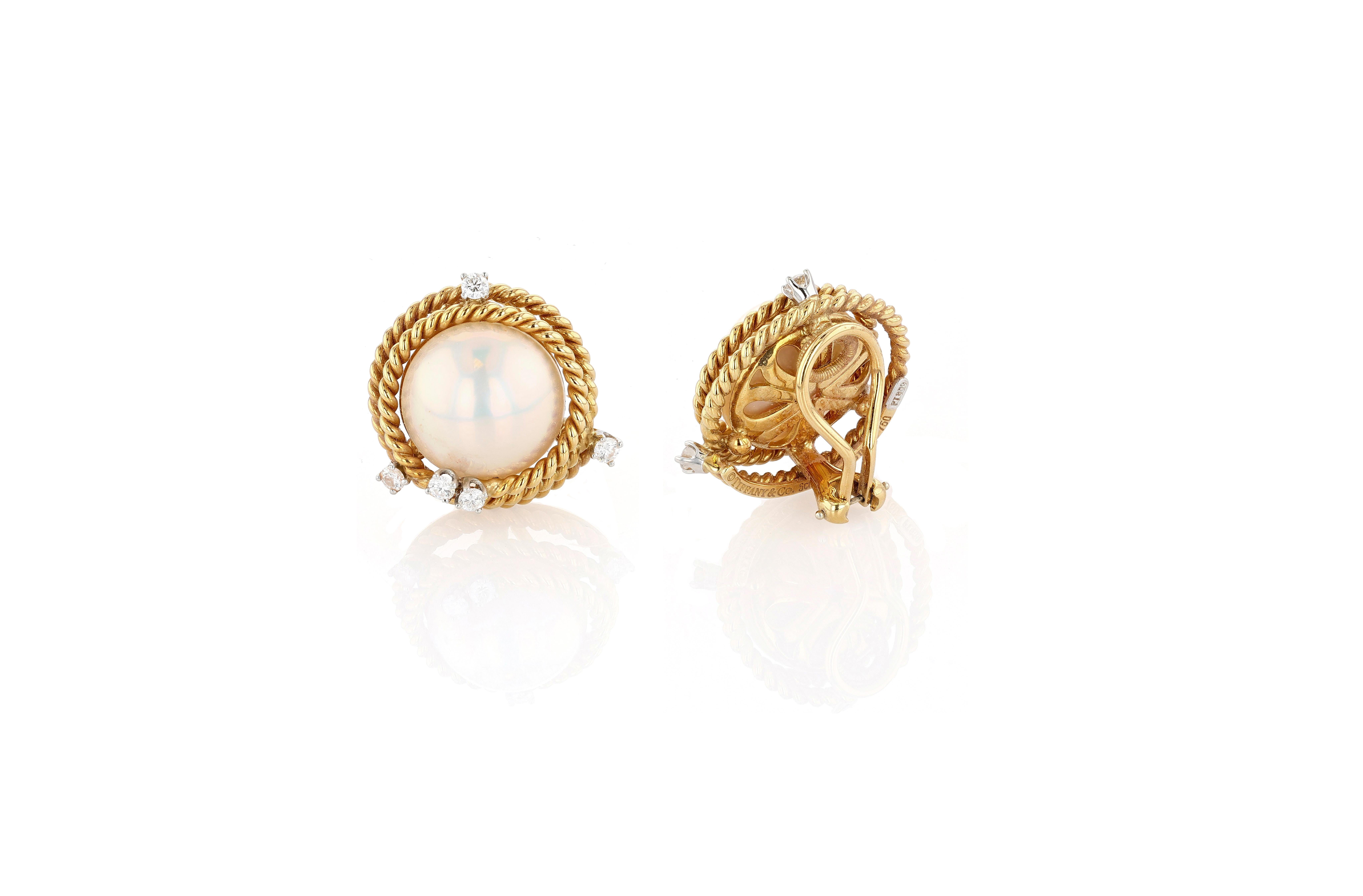 Schlumberger for Tiffany & Co. Platinum, Gold, Mabe Pearl, and Diamond Ear Clips Corte brillante en venta