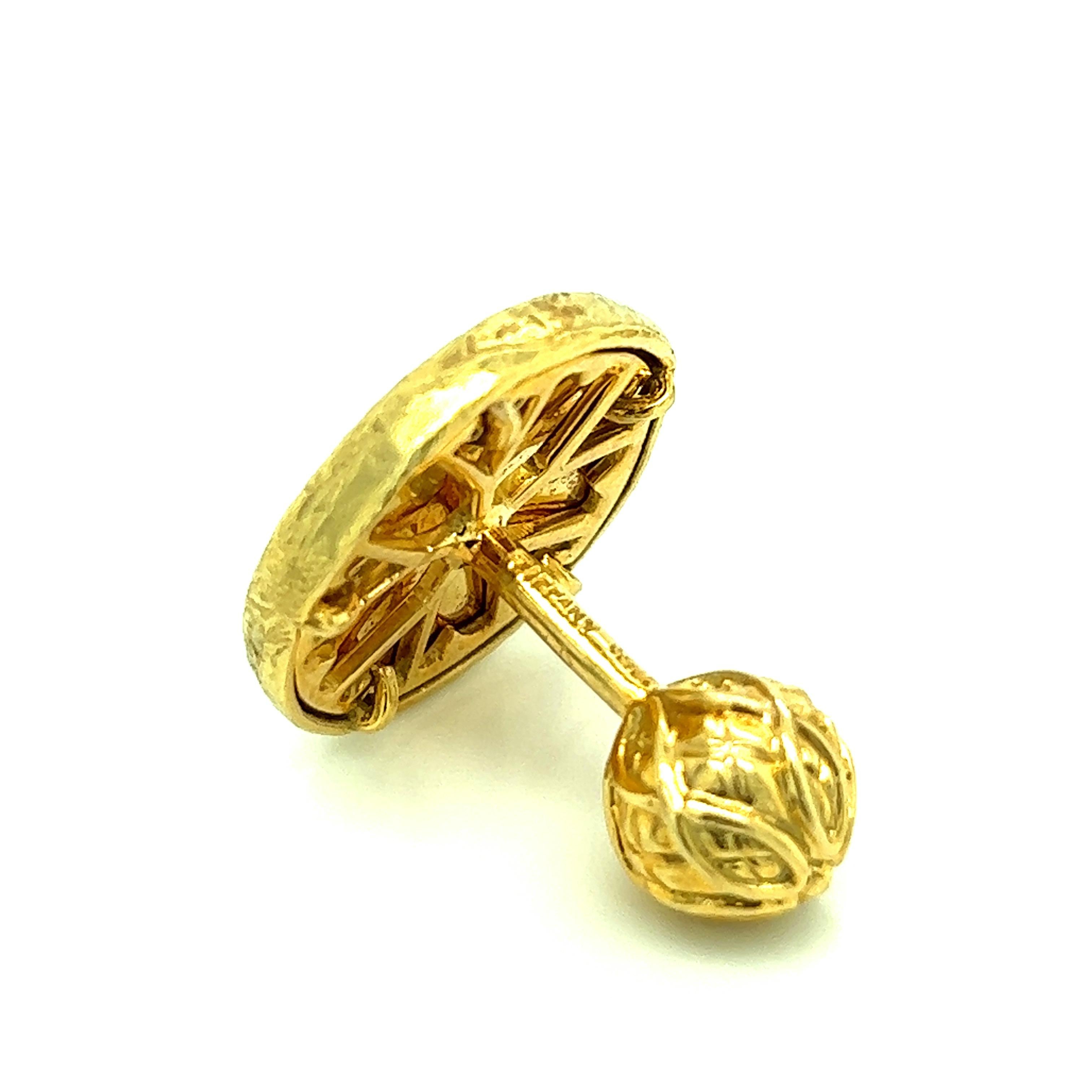 Schlumberger for Tiffany & Co. Yellow Gold Flower Cufflinks In Excellent Condition For Sale In New York, NY