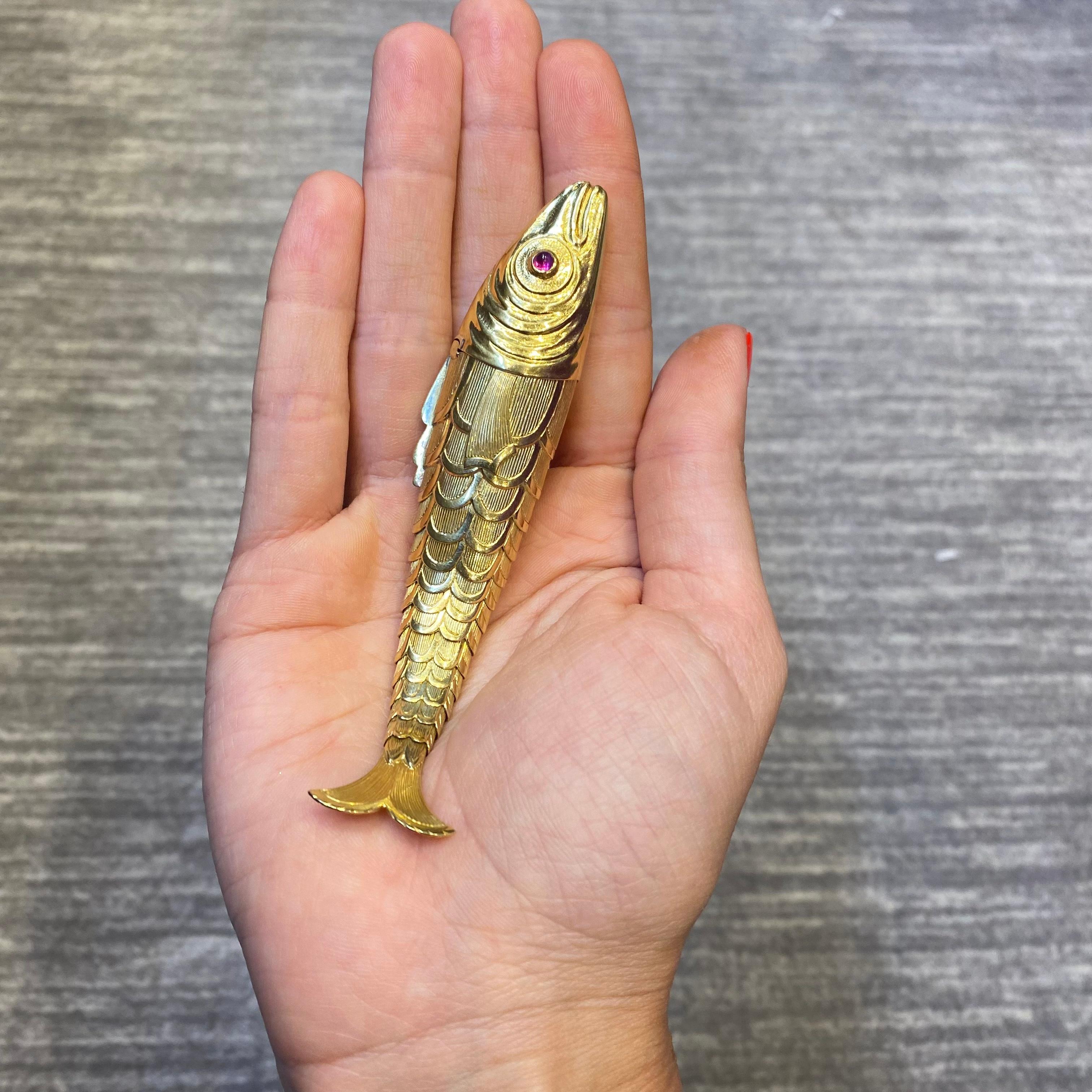 Schlumberger - Briquet à poisson doré  Excellent état - En vente à New York, NY