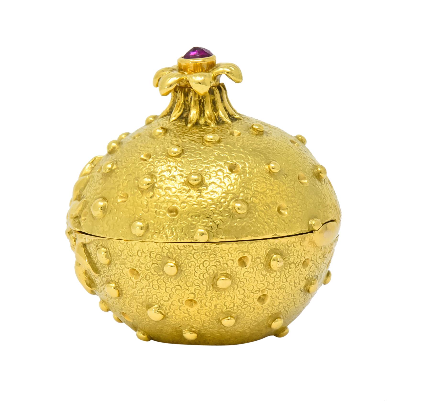 Women's or Men's Schlumberger Tiffany & Co. Ruby 18 Karat Gold Pomegranate Pill Box, circa 1960