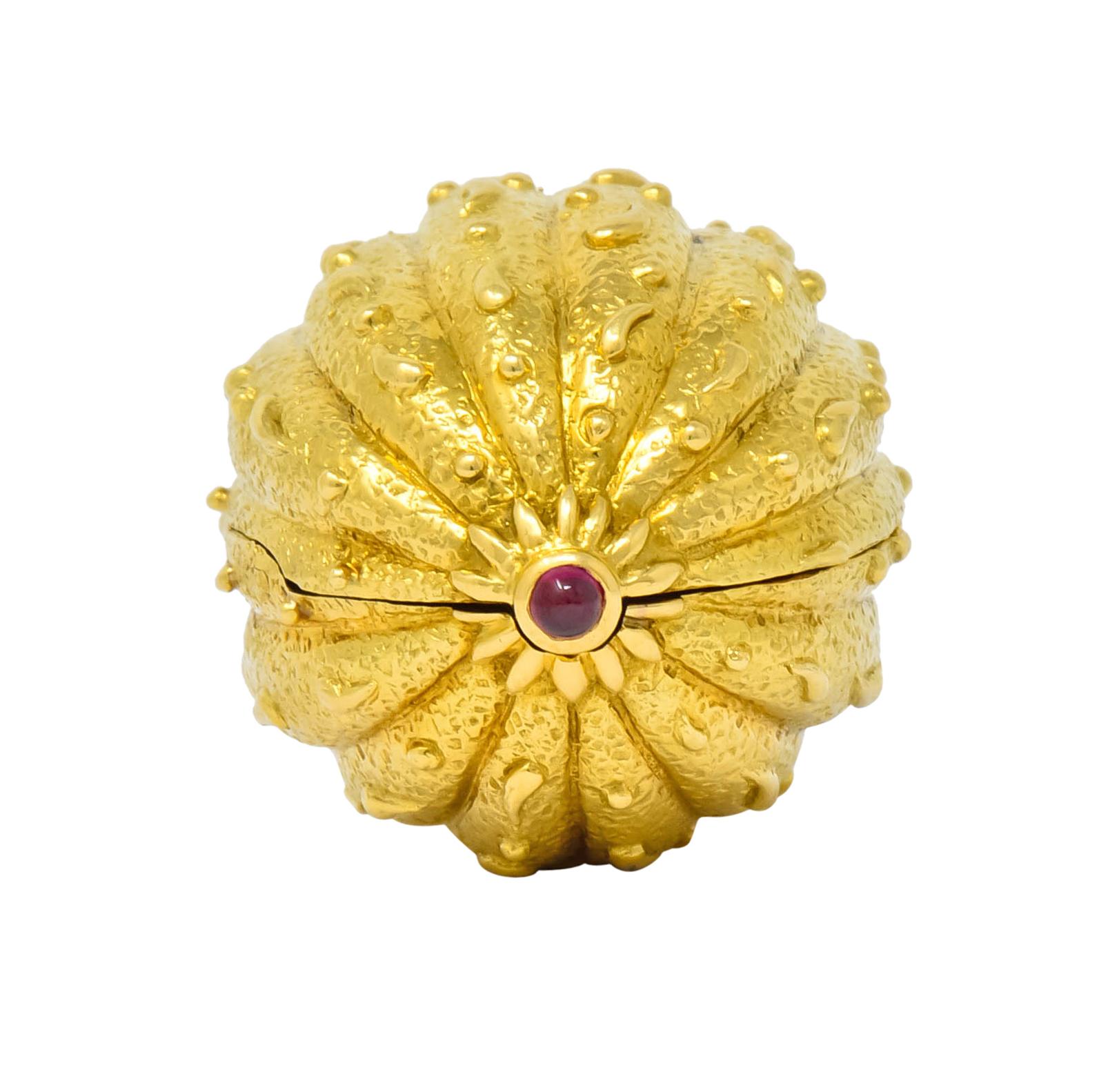 Round Cut Schlumberger Tiffany & Co. Ruby 18 Karat Gold Walnut Pill Box, circa 1960