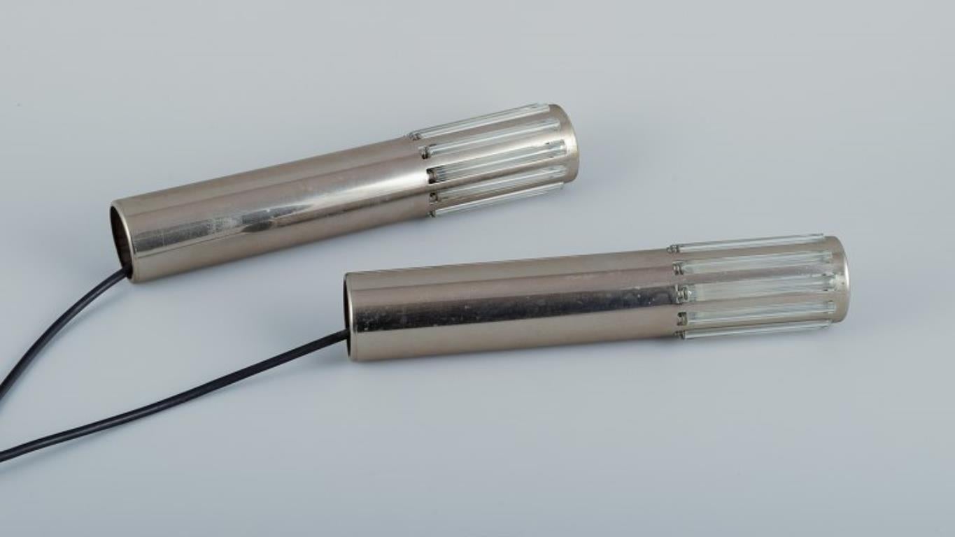 Fine XX secolo Schmahl & Schulz. Coppia di pendenti da soffitto in acciaio inox e vetro acrilico in vendita
