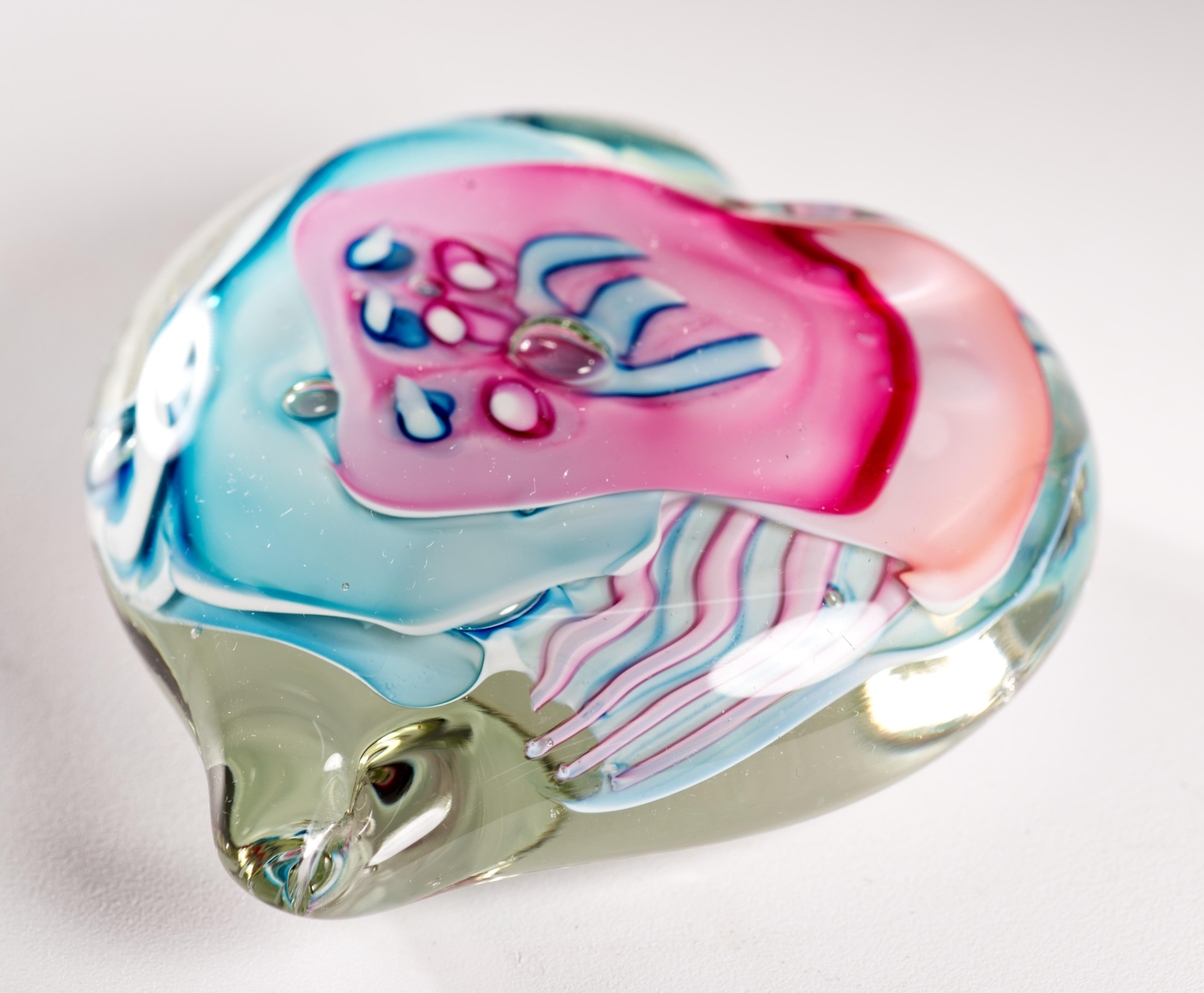 Presse-papiers Rhea Heart de Schmidt pour American Studio Art Glass, 1981 Bon état - En vente à Clifton Springs, NY