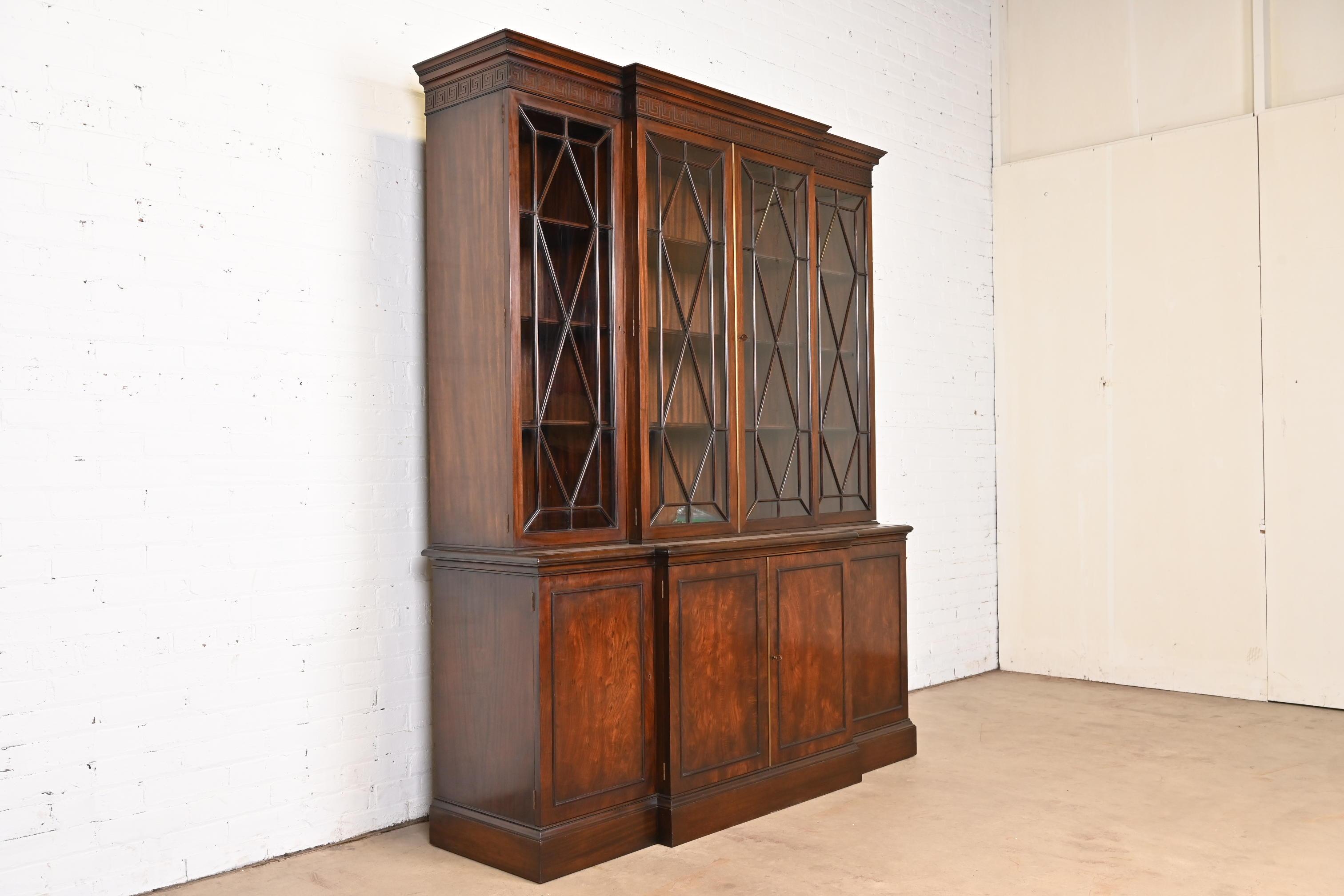 Schmieg & Kotzian Georgian Carved Mahogany Breakfront Bookcase Cabinet, 1940s In Good Condition For Sale In South Bend, IN