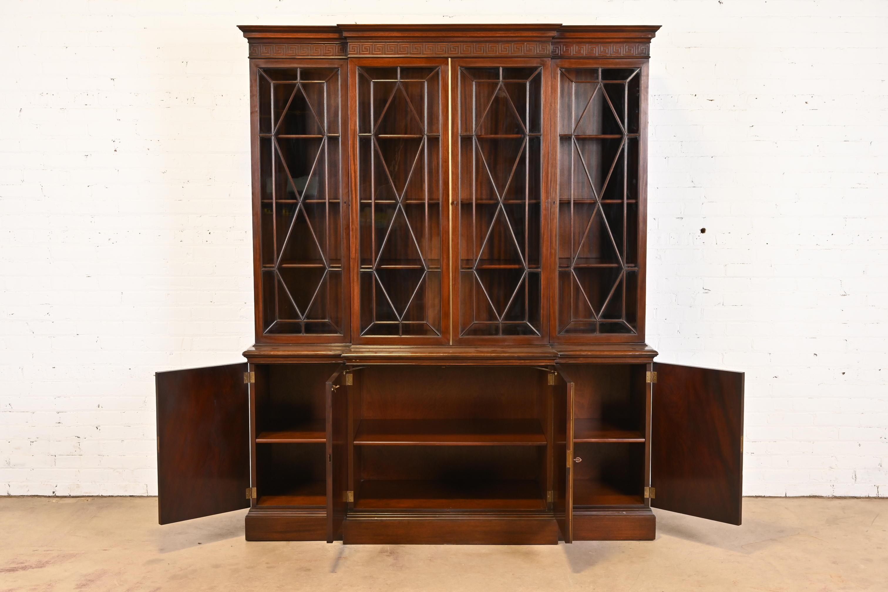 Schmieg & Kotzian Georgian Carved Mahogany Breakfront Bookcase Cabinet, 1940s For Sale 1
