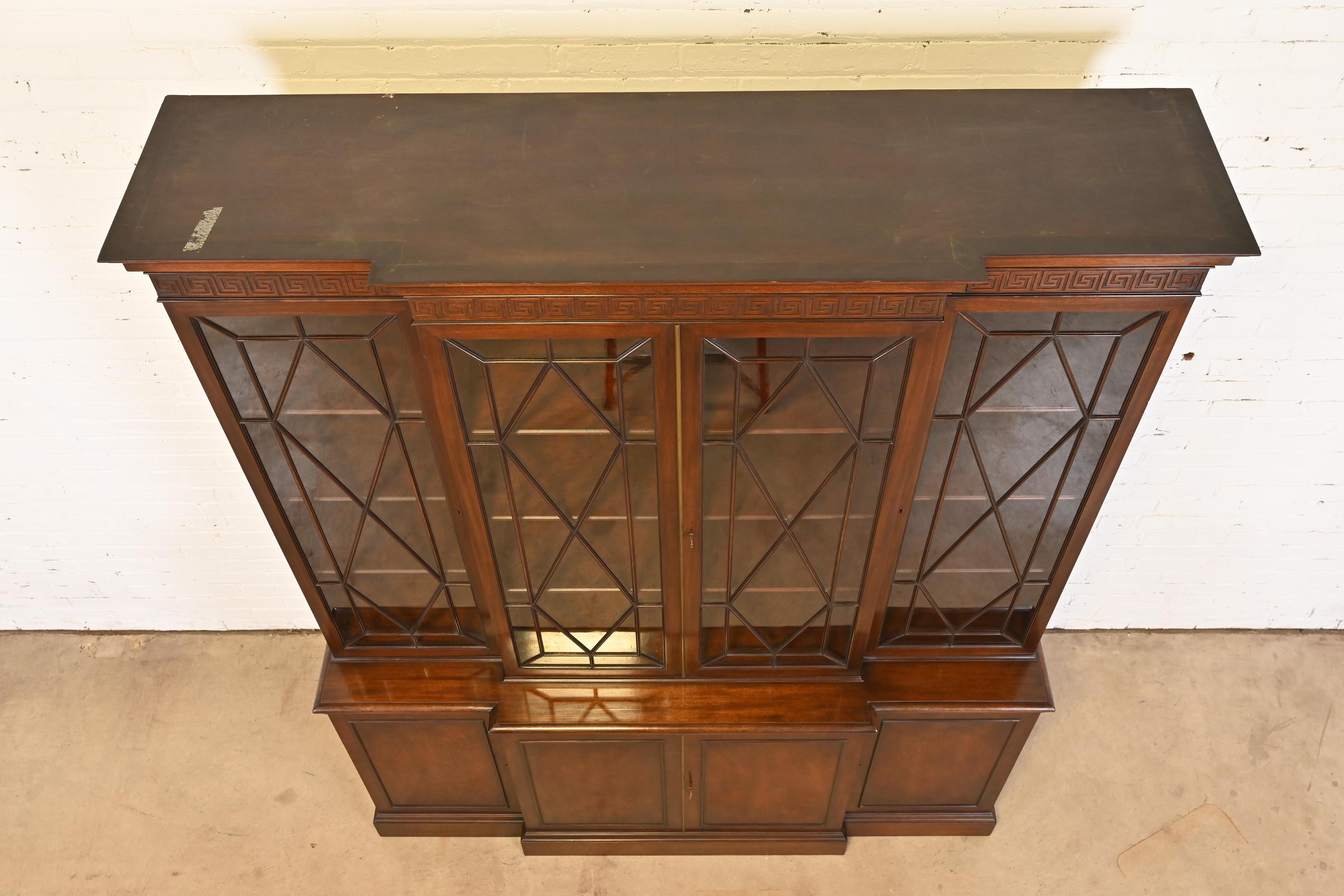 Schmieg & Kotzian Georgian Carved Mahogany Breakfront Bookcase Cabinet, 1940s For Sale 2