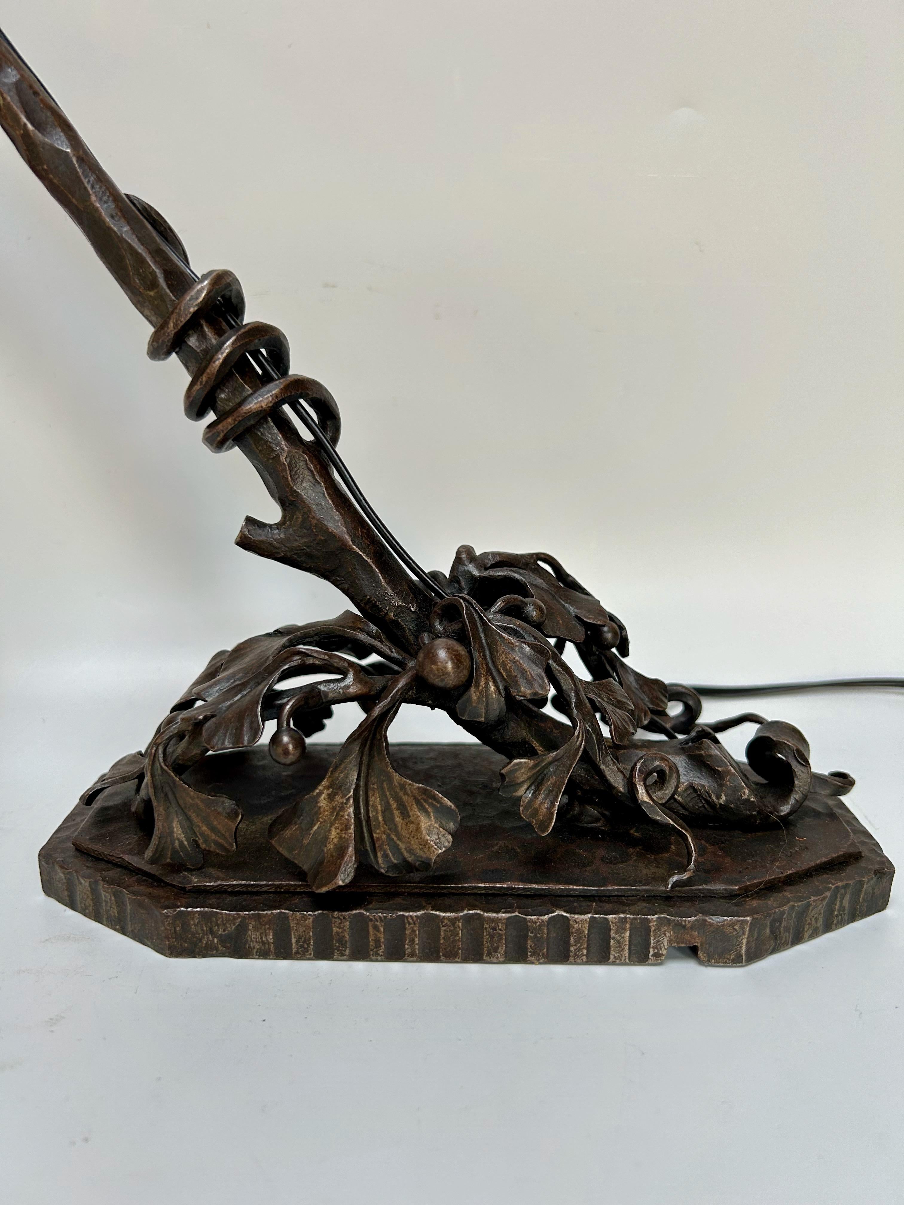 Français Lampe Art déco Schneider et A. Moyens en vente