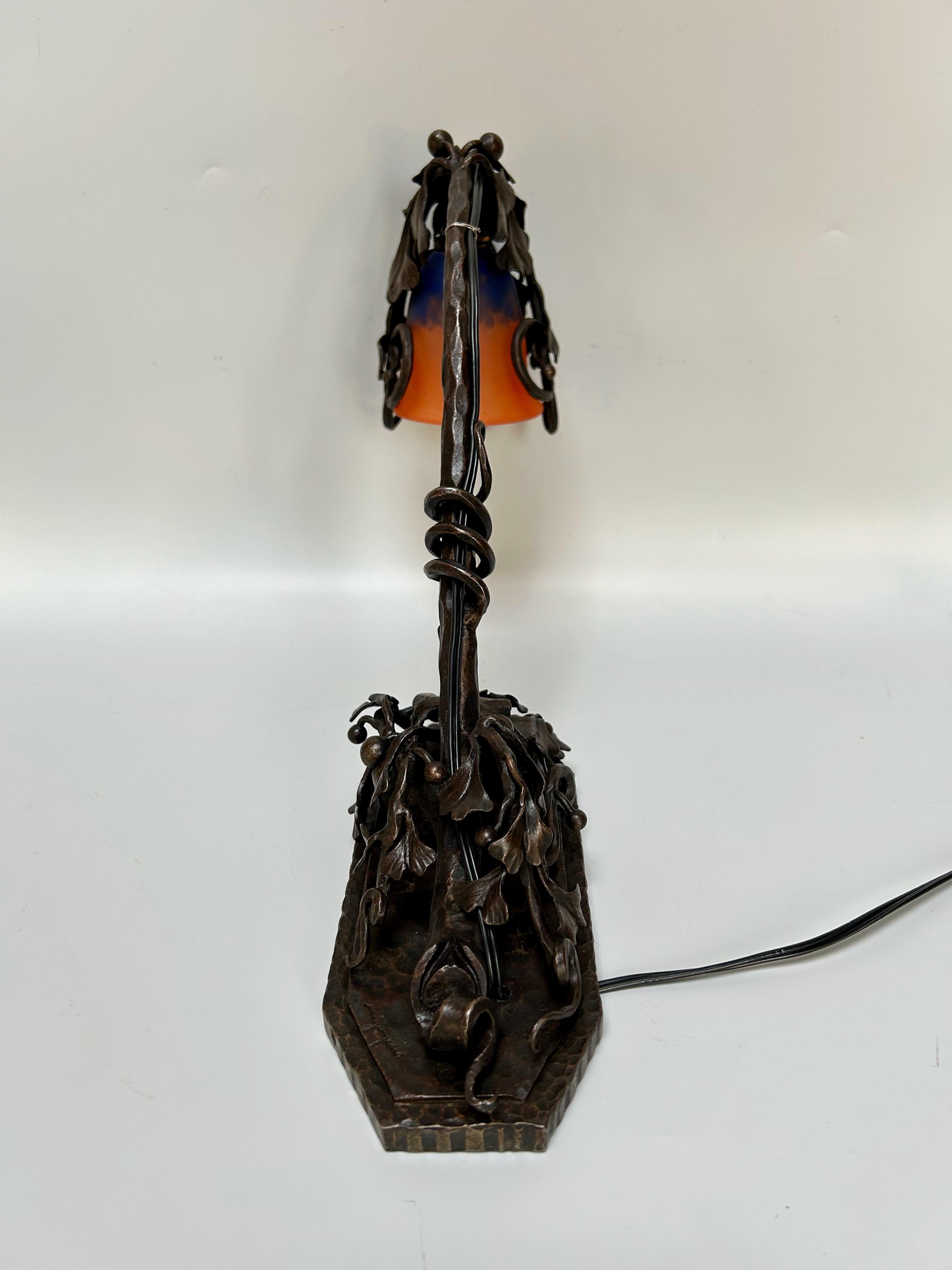 Verre Lampe Art déco Schneider et A. Moyens en vente