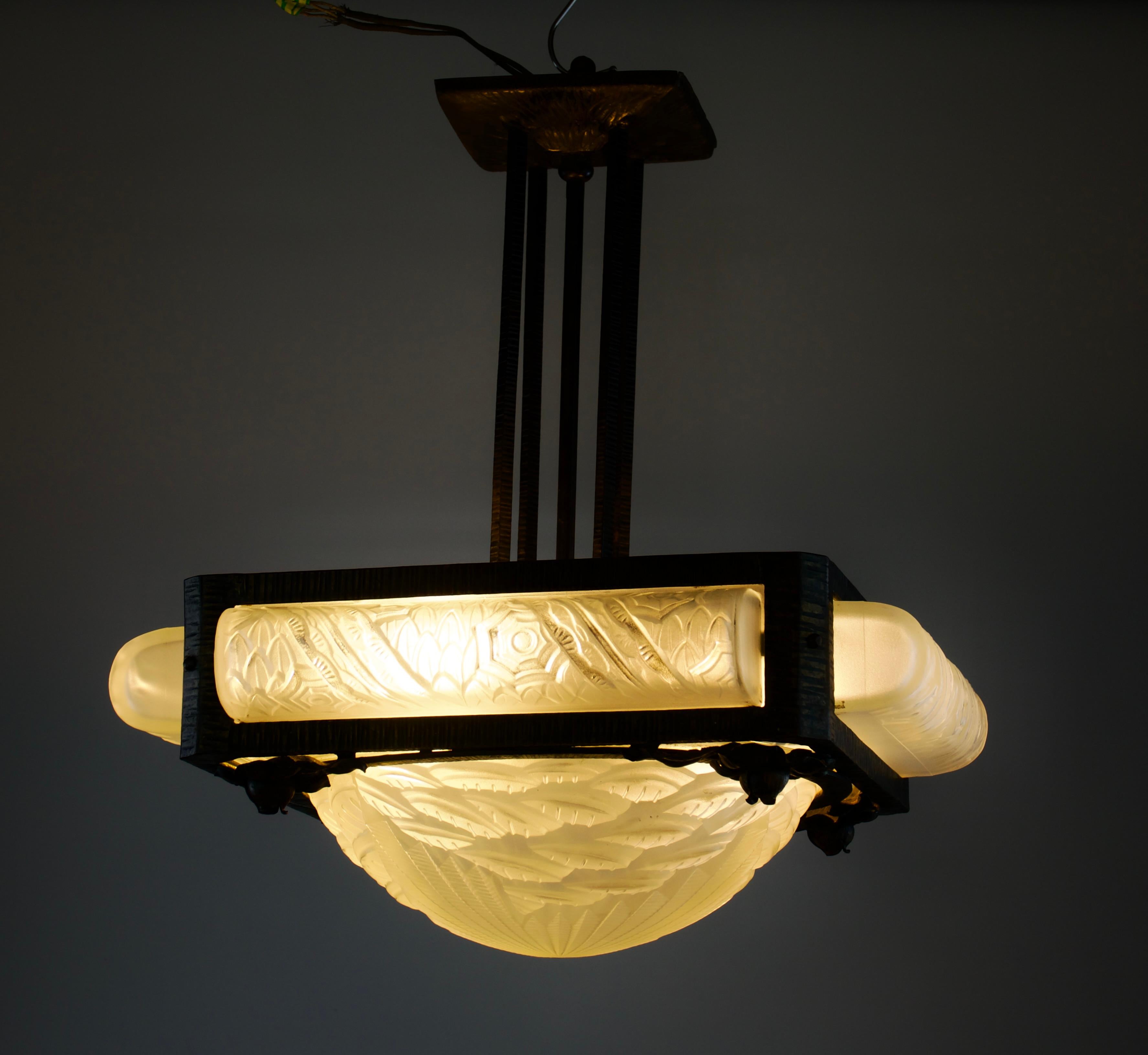 Schneider, Art Deco Chandelier, France 1920s For Sale 2