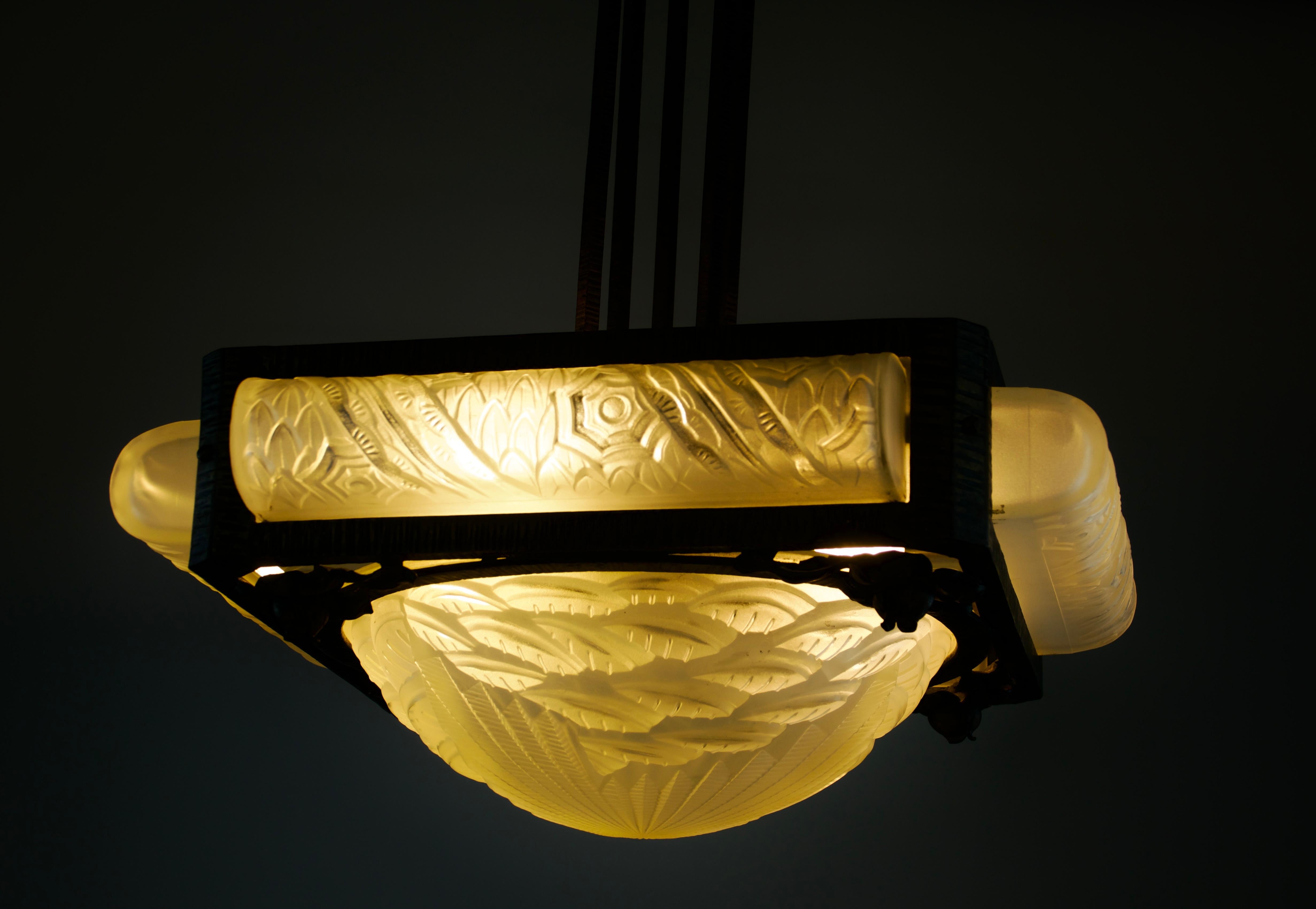 Schneider, Art Deco Chandelier, France 1920s For Sale 3