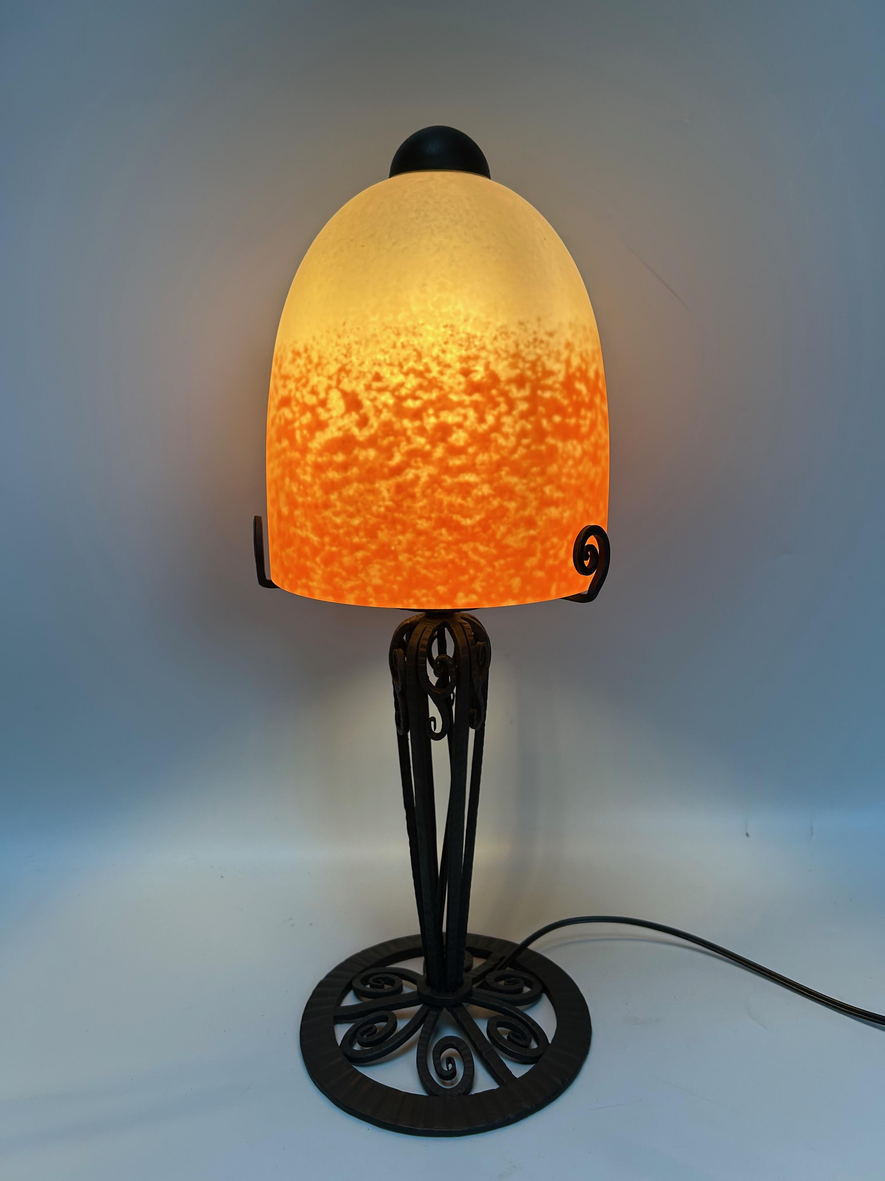 Early 20th Century Schneider Art Deco Lamp For Sale