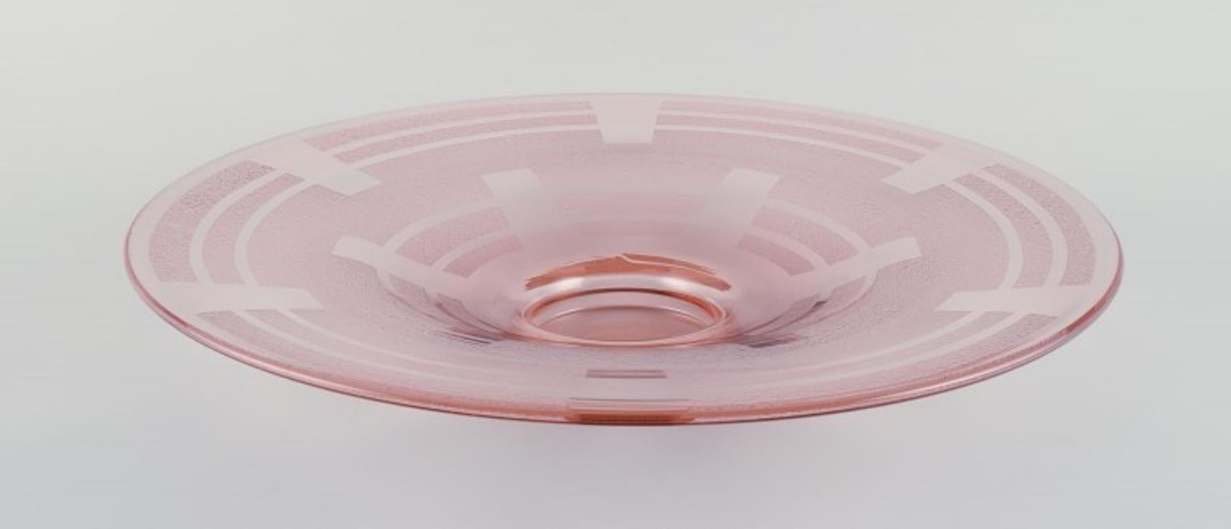 French Schneider, France. Colossal Art Deco pink art glass bowl. Ca 1940 For Sale