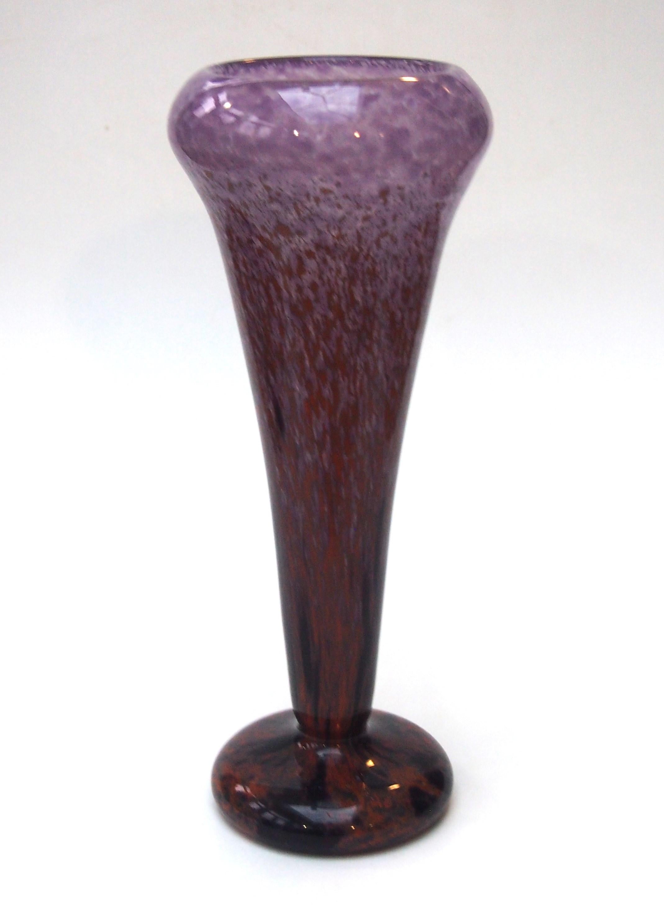 Art Déco Schneider Polychrome 'Jades' Vaso alto in vetro rosa del 1920 circa - firmato in vendita