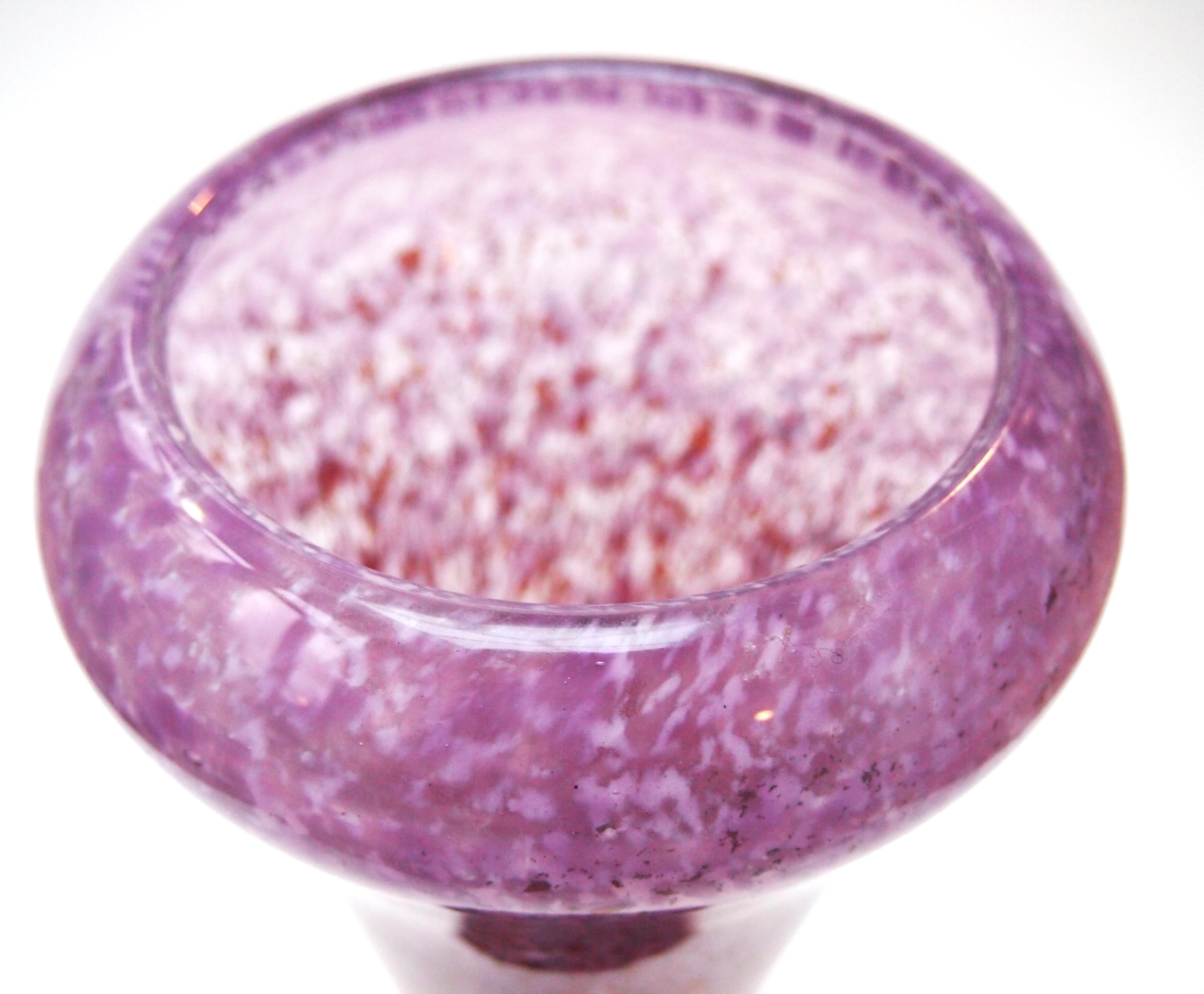 Schneider Polychrome 'Jades' Vaso alto in vetro rosa del 1920 circa - firmato In condizioni buone in vendita a Worcester Park, GB
