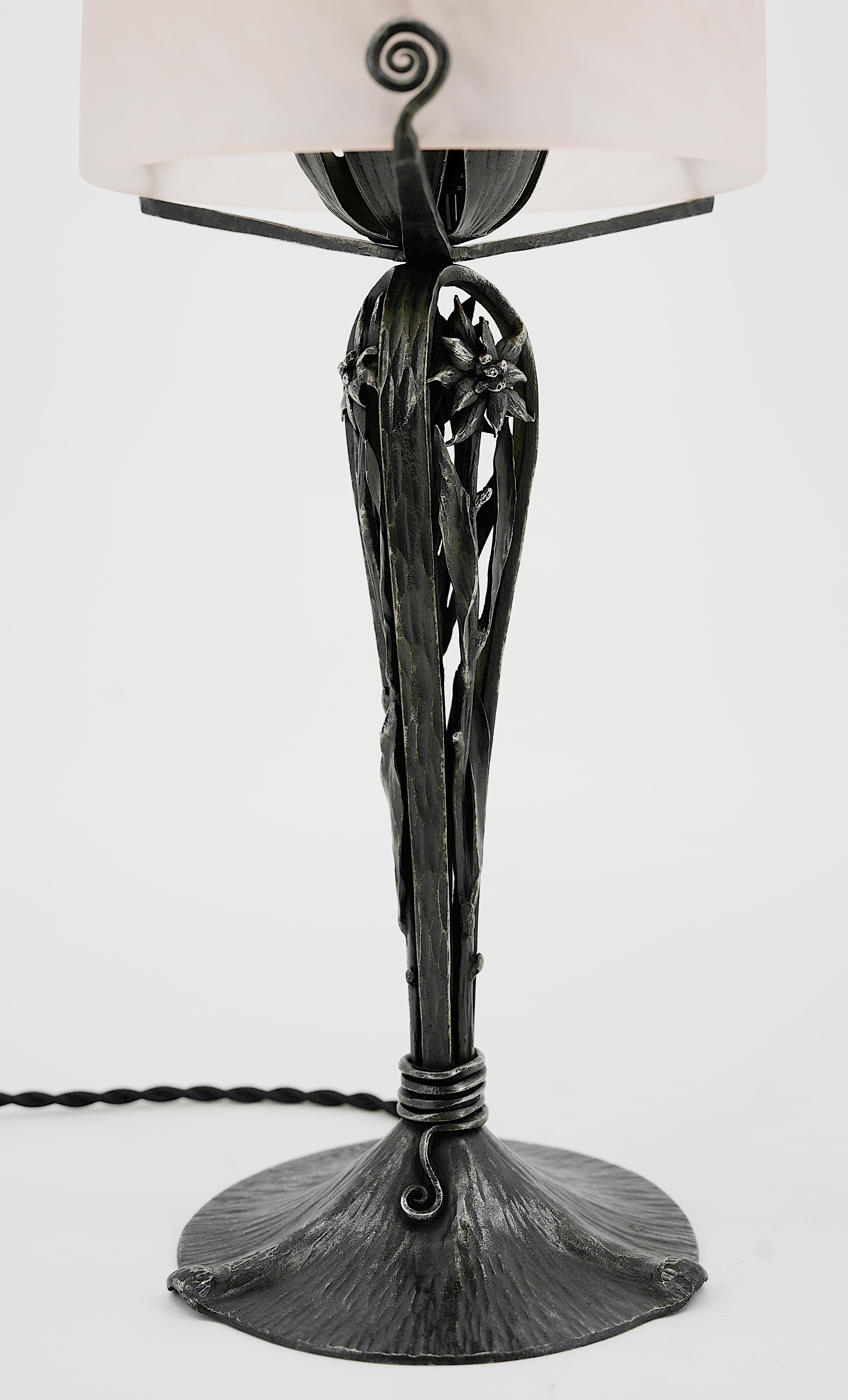 Début du 20ème siècle Lampe de table Art déco française SCHNEIDER & VOUTIER, 1924-1928 en vente