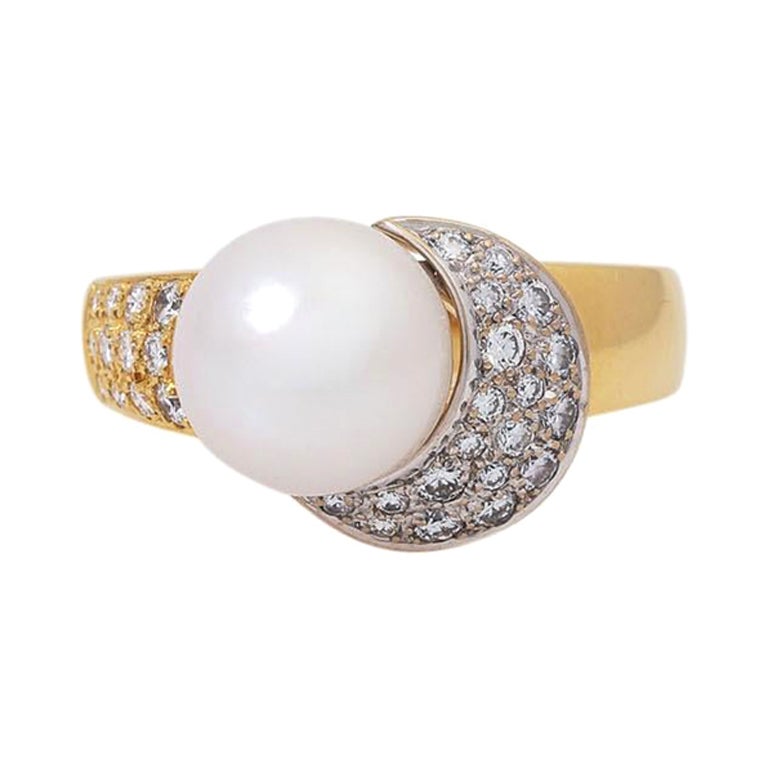 Schoeffel Ring mit einer Südseeperle und Diamanten im Brillantschliff, Gesamtgewicht ca. im Angebot