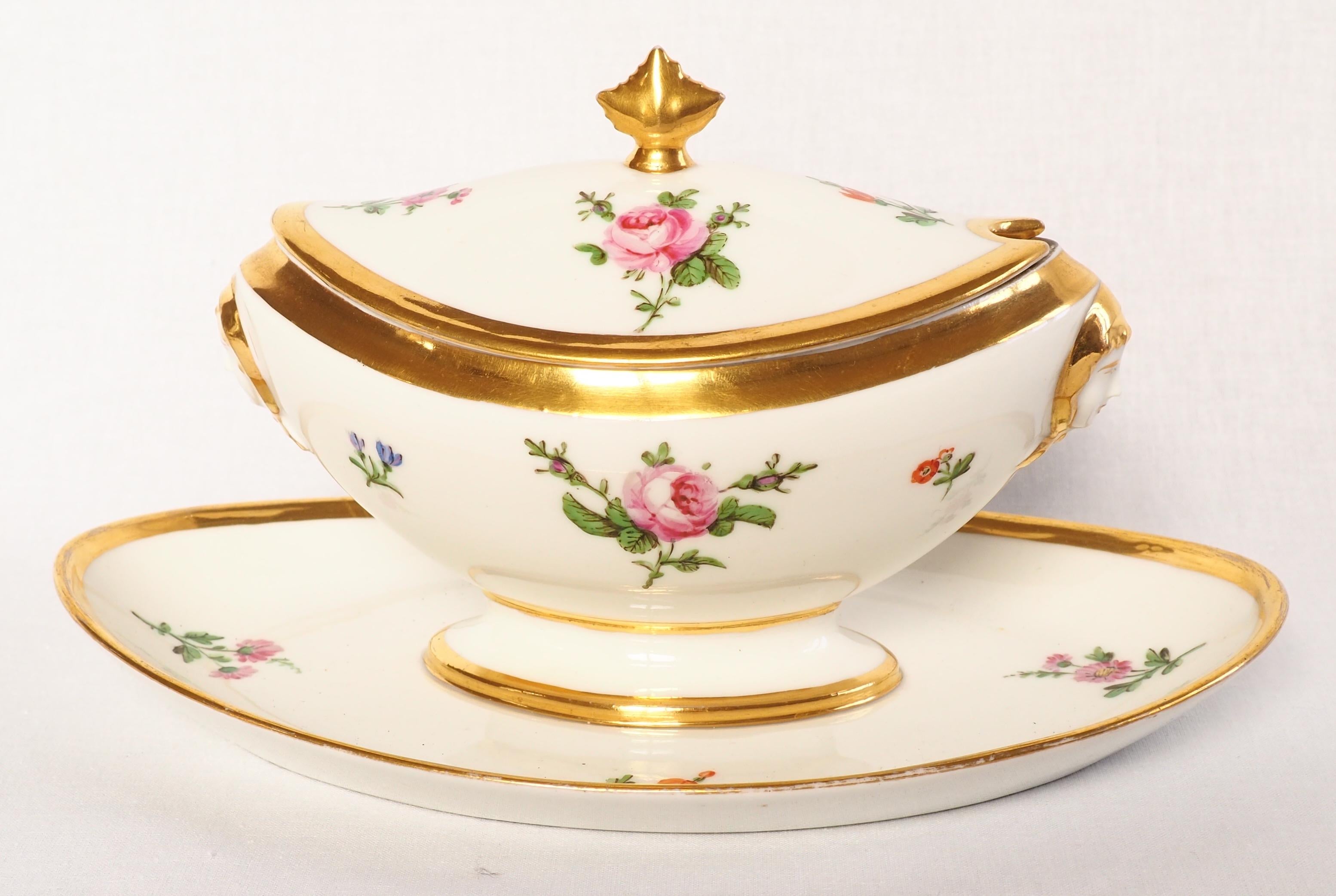 French Schoelcher Manufacture : Empire Paris porcelain sauce boat 19th century - signed For Sale