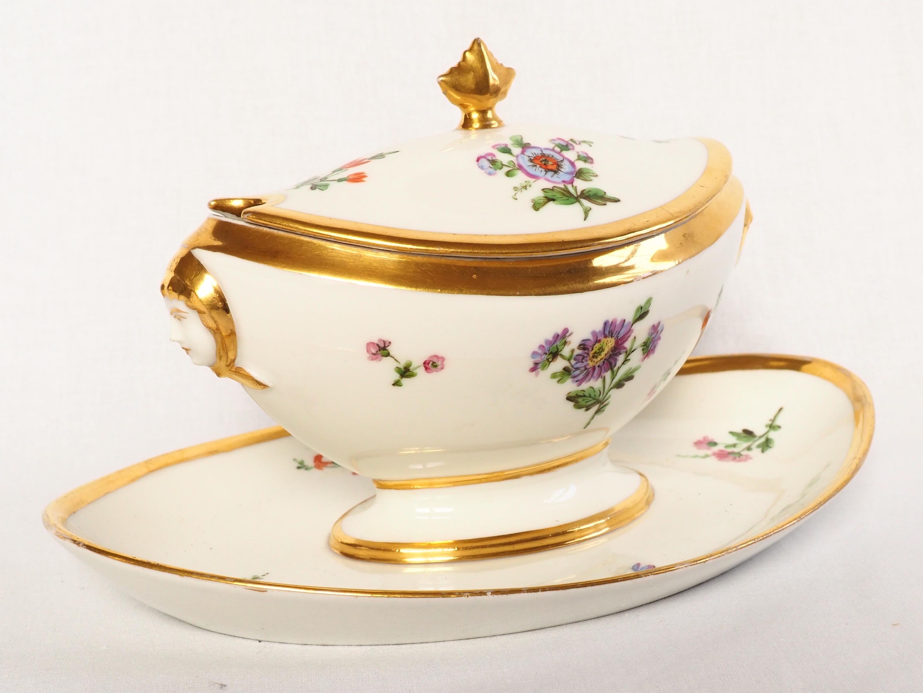 Porcelain Schoelcher Manufacture : Empire Paris porcelain sauce boat 19th century - signed For Sale