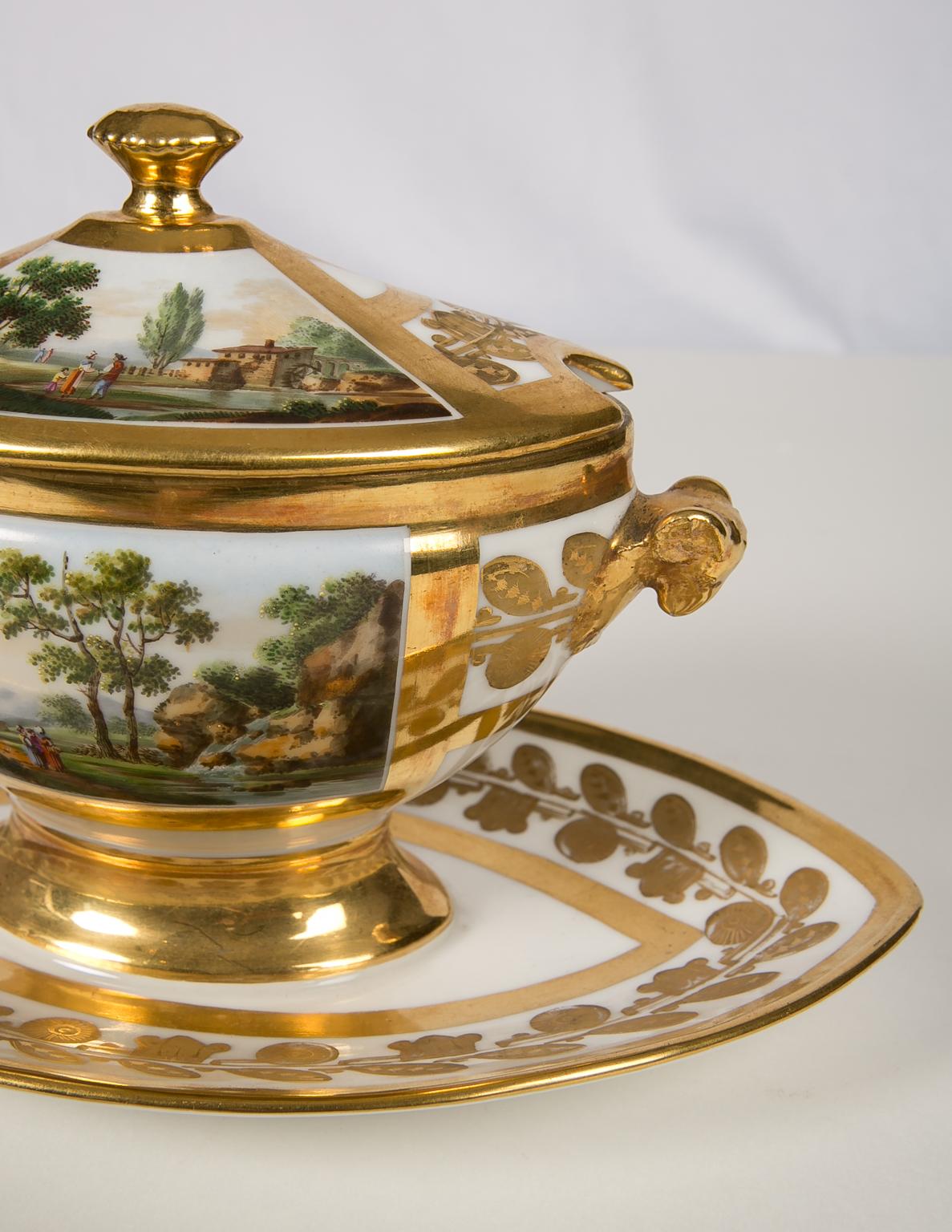 Schoelcher Porcelain Tureen Showing Hunting Dogs In Excellent Condition In Katonah, NY