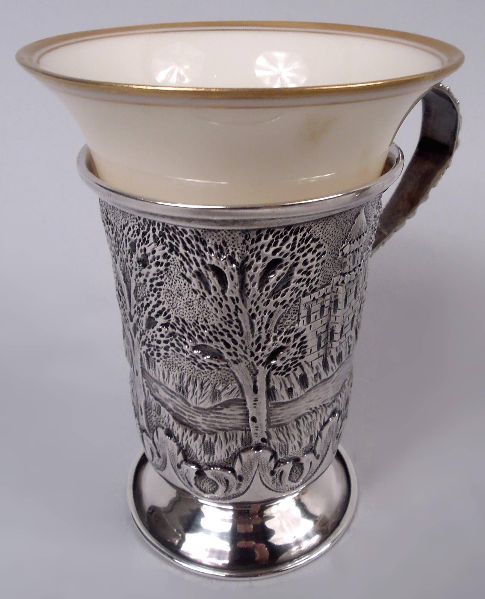 Édouardien Schofield Baltimore Architectural Demitasse Holders with Lenox Cups (Porte-demitasses architecturaux Schofield Baltimore avec tasses Lenox) en vente