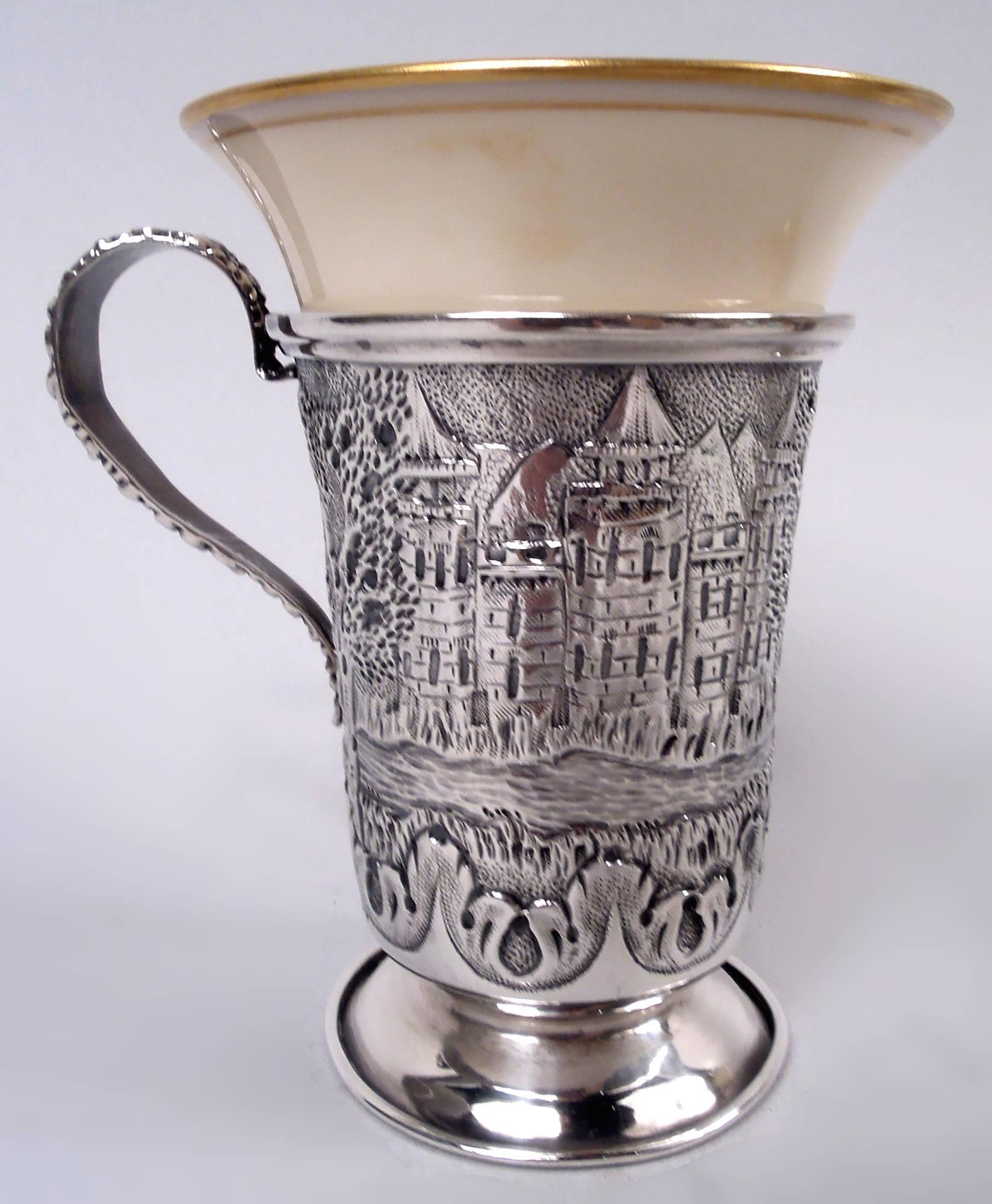 Américain Schofield Baltimore Architectural Demitasse Holders with Lenox Cups (Porte-demitasses architecturaux Schofield Baltimore avec tasses Lenox) en vente