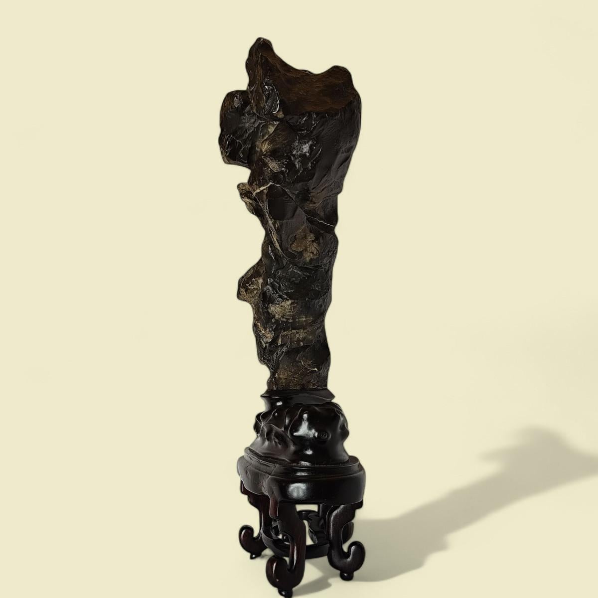 Scholar's Stone / “Scholar's Rock” Lingbi (灵璧石), China, Qing Dynasty im Angebot 6