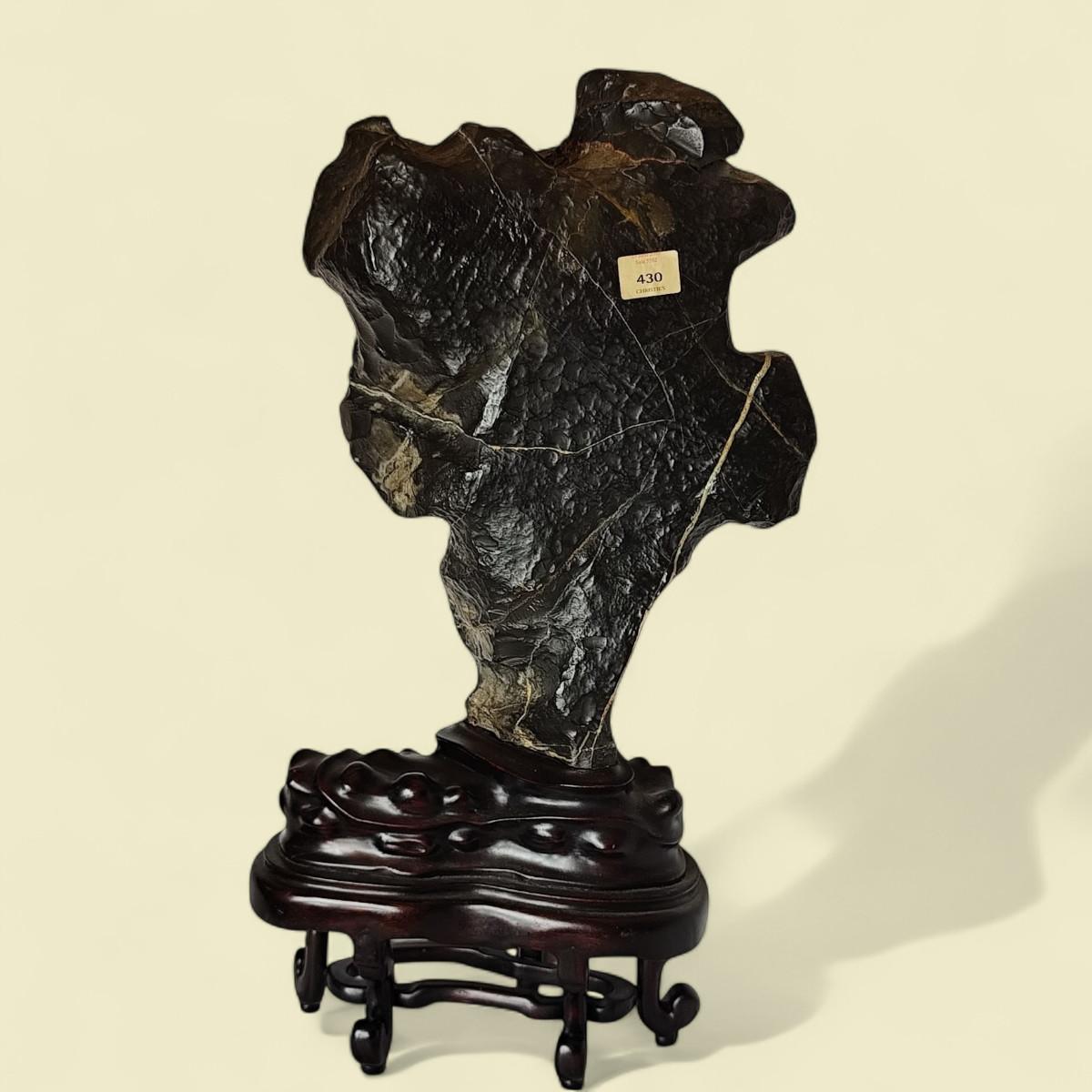 Scholar's Stone / “Scholar's Rock” Lingbi (灵璧石), China, Qing Dynasty im Angebot 8