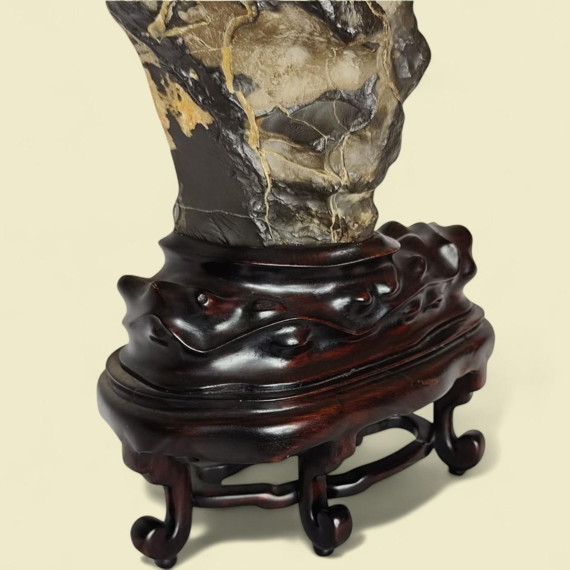 Scholar's Stone / “Scholar's Rock” Lingbi (灵璧石), China, Qing Dynasty im Angebot 11