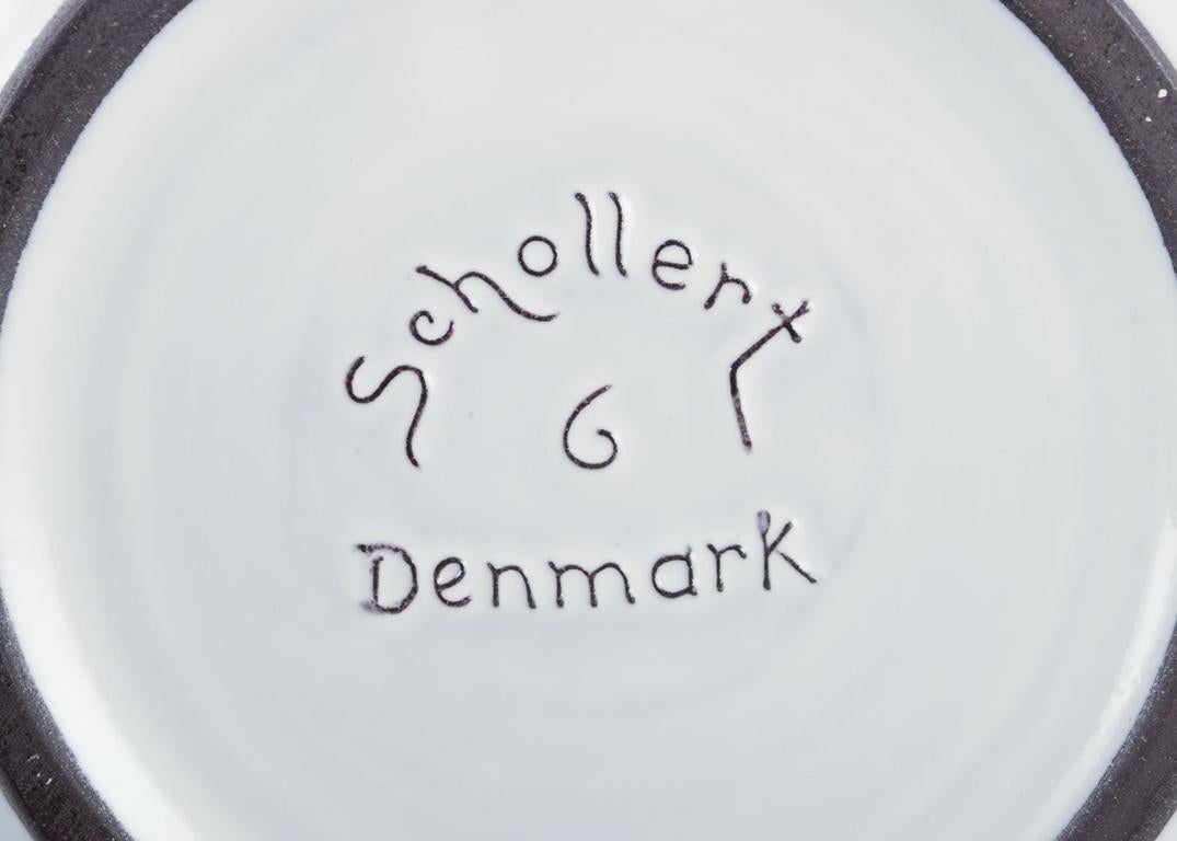 Schollert, Denmark. Large ceramic bowl in modernist style. In Excellent Condition For Sale In København, Copenhagen