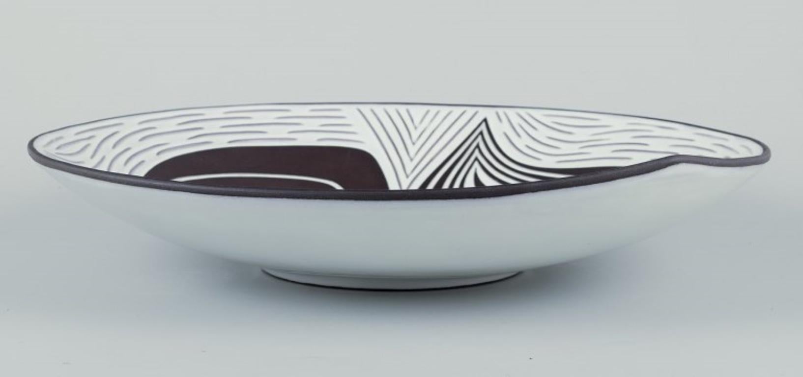 Late 20th Century Schollert, Denmark. Large ceramic bowl in modernist style. For Sale