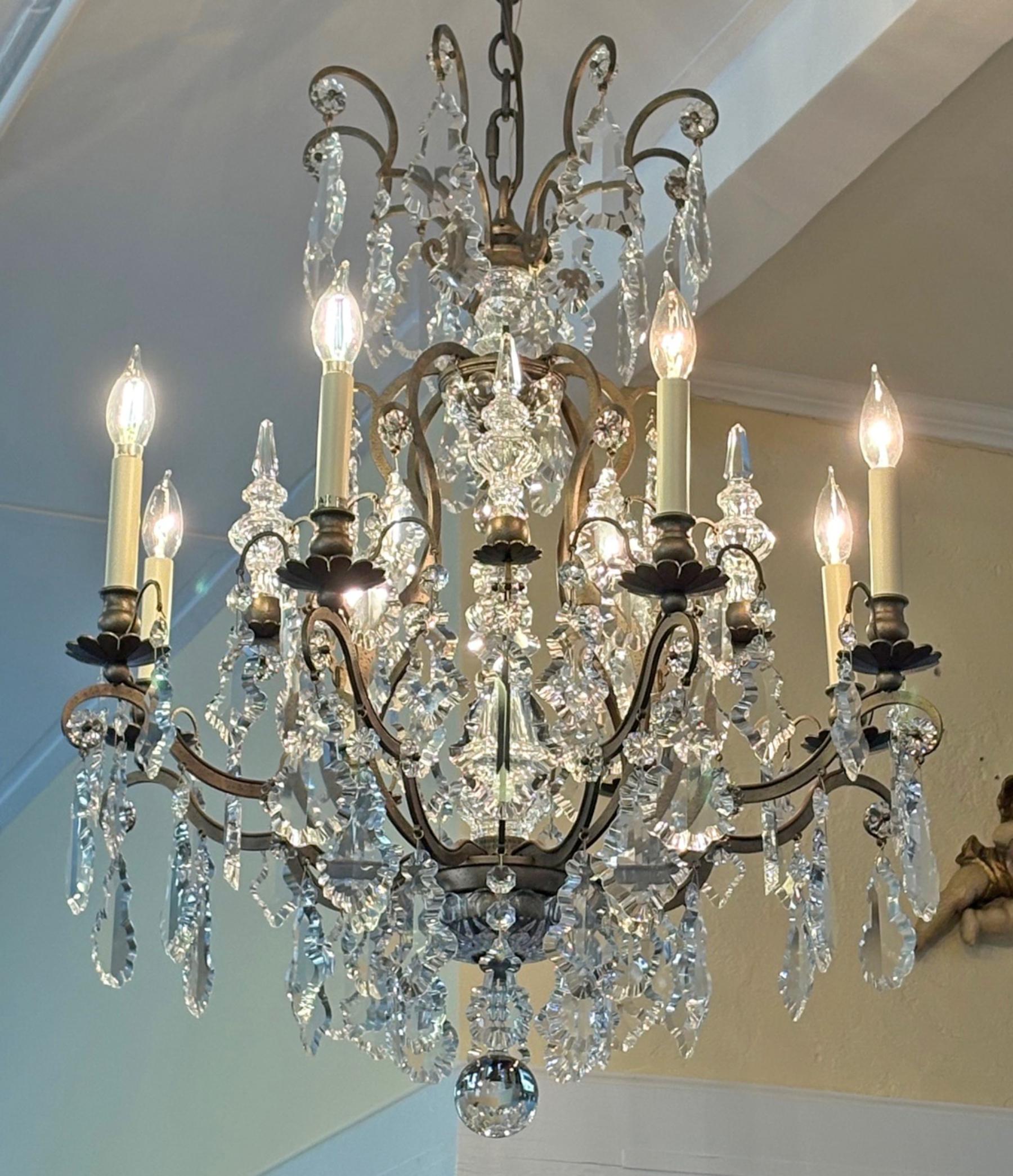 Metallo Schonbek 3571 Lampadario rinascimentale in stile Luigi XVI a 9 luci in cristallo d'argento in vendita