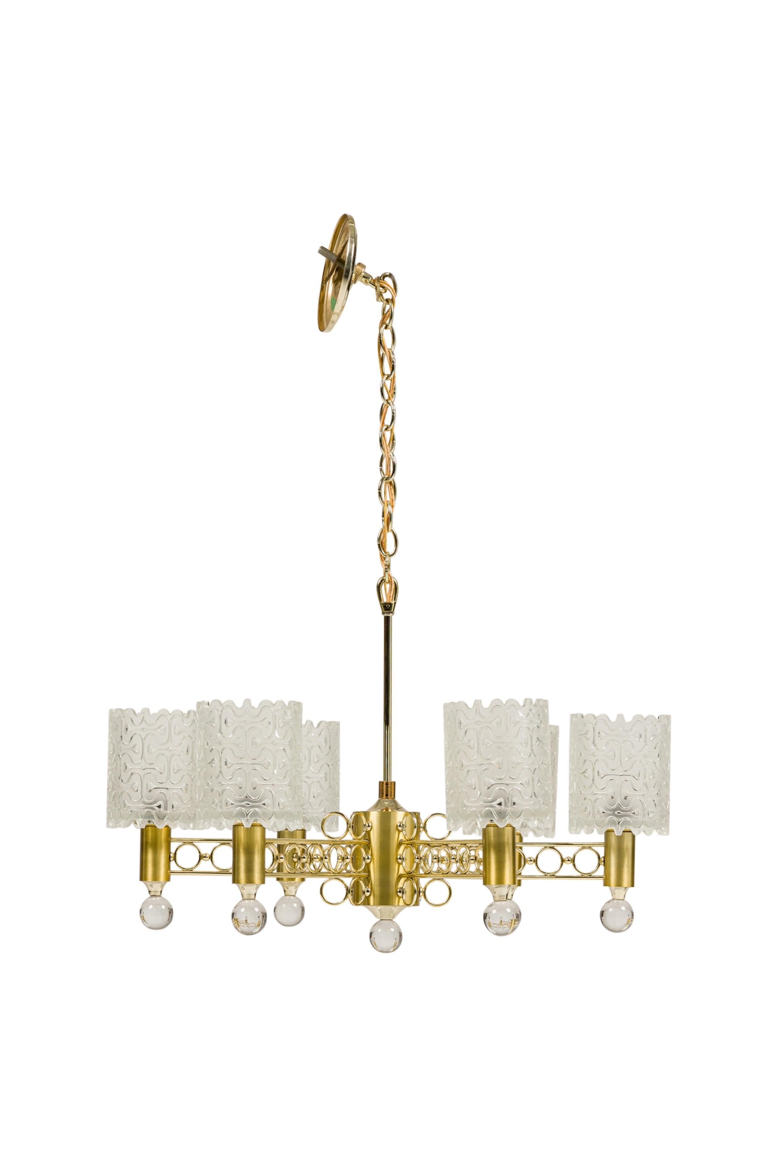 Américain Schonbek & CO. Lustre à 6 branches en laiton et cristal du milieu du siècle dernier en vente