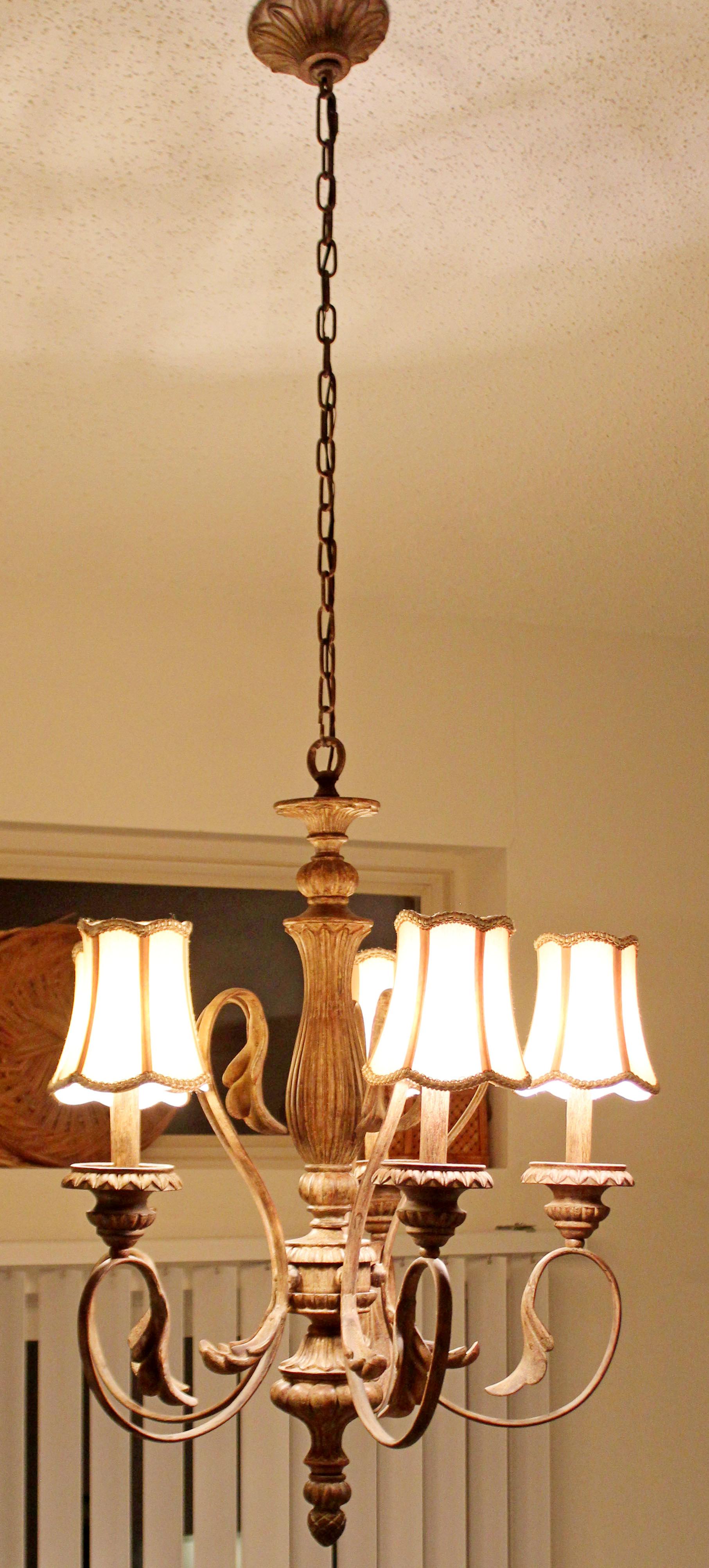 For your consideration is a five arm chandelier light fixture. In excellent condition. The dimensions are 23