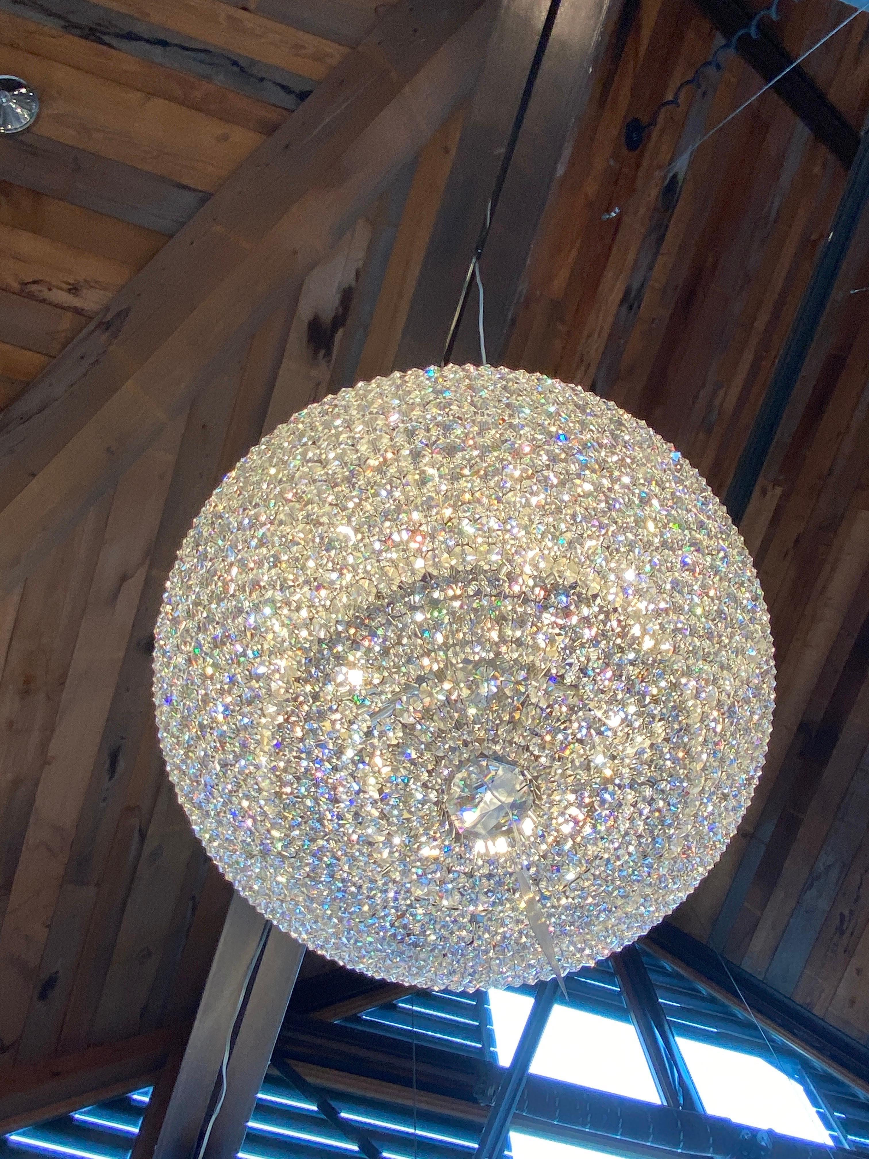 Schonbek Swarovski Crystal Chandelier In Good Condition In Bridgehampton, NY