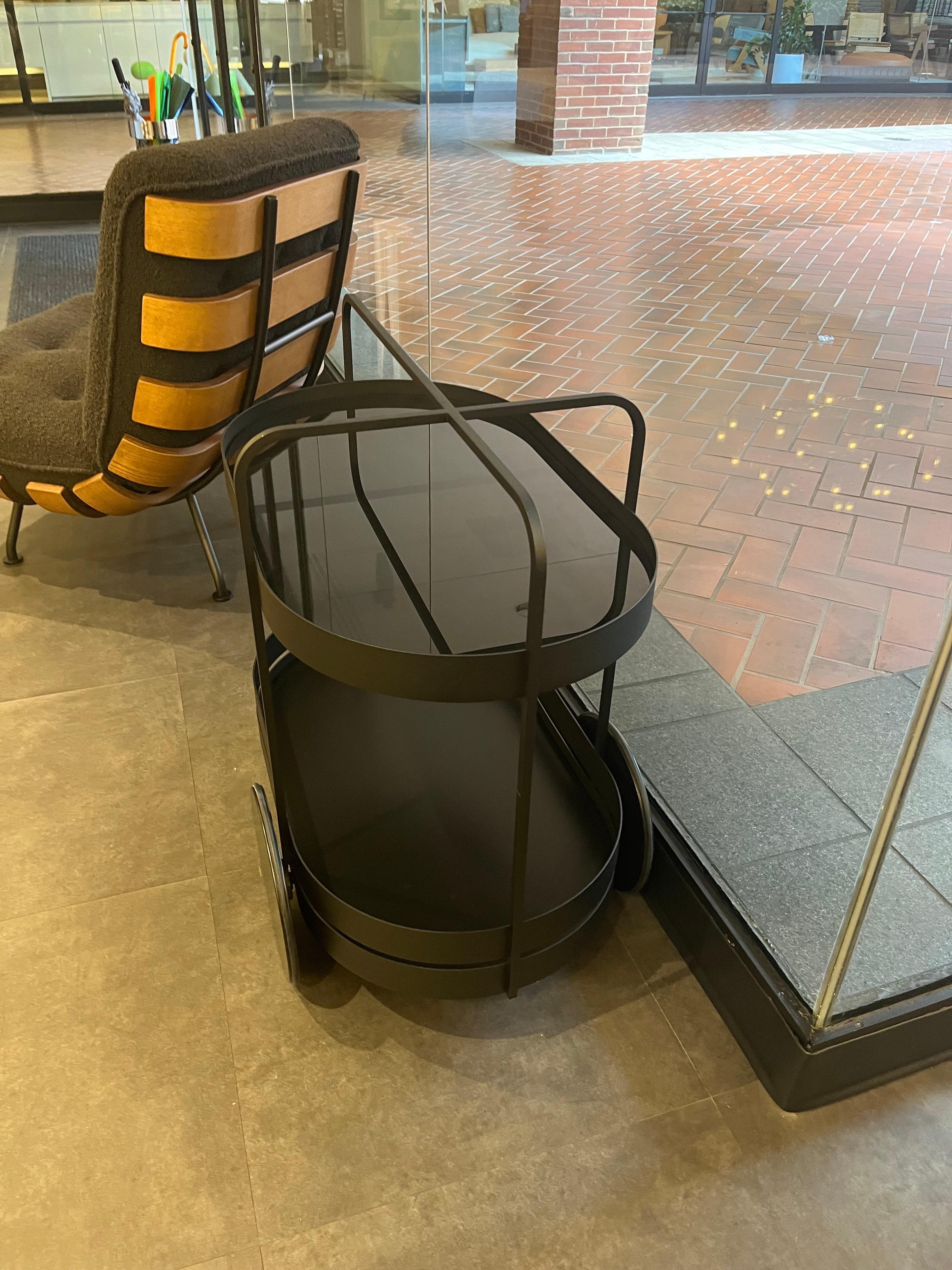 Schonbuch Carro Grace Negro de Sebastian Herkner en STOCK Moderno