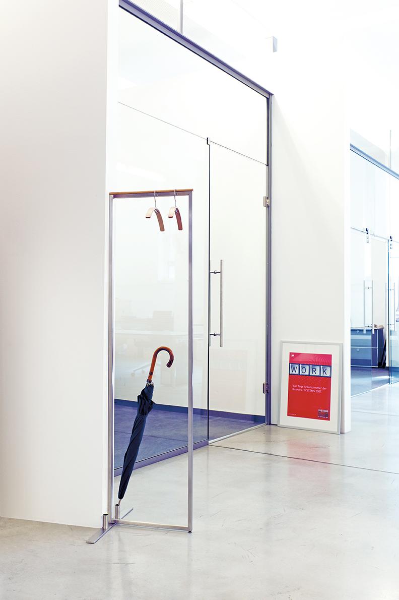 Schonbuch Skid Coat Stand by Anette Ponholzer & Fritz Frenkler Neuf - En vente à New York, NY